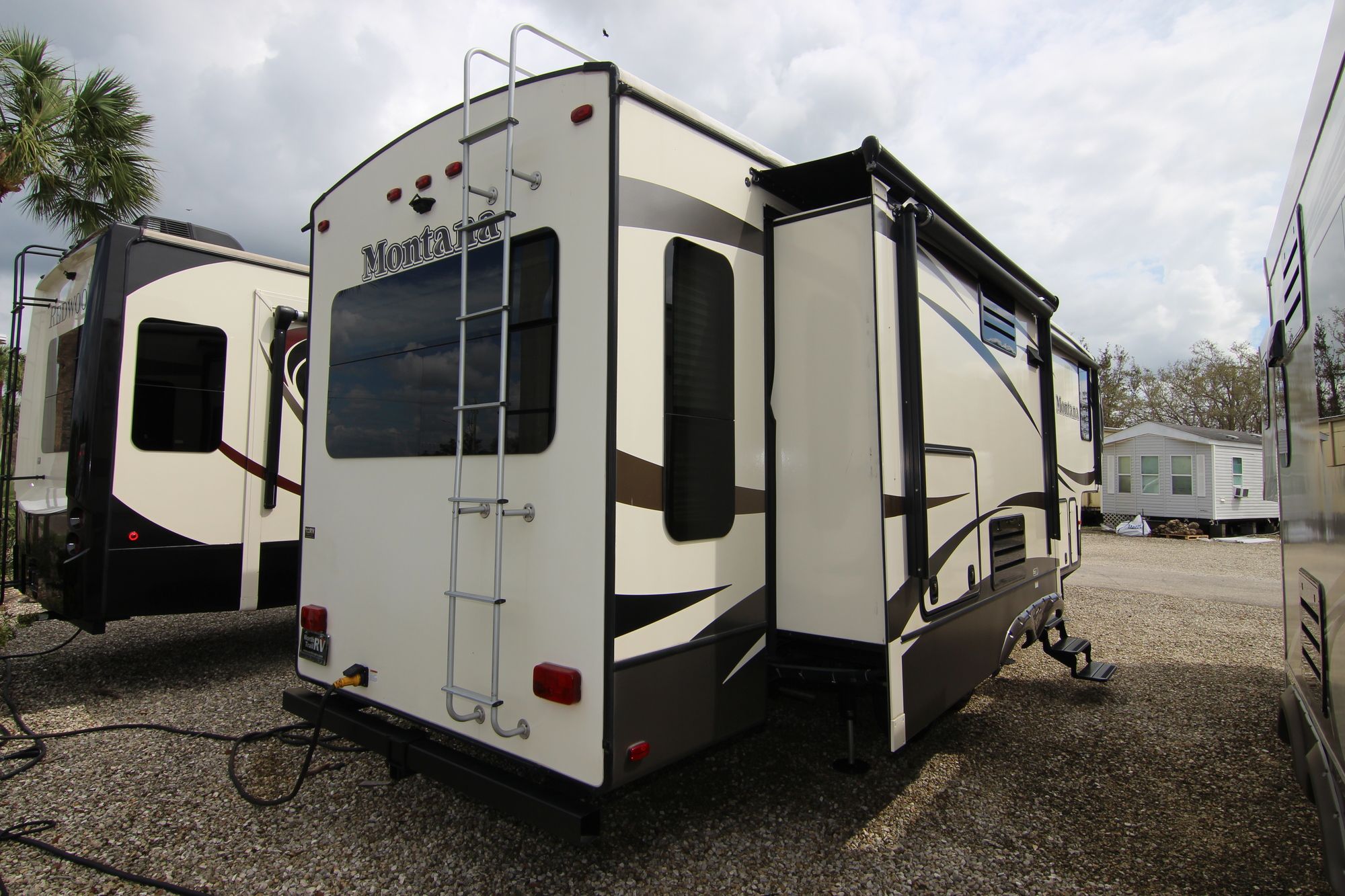 Used 2016 Keystone Montana 316RL Fifth Wheel  For Sale