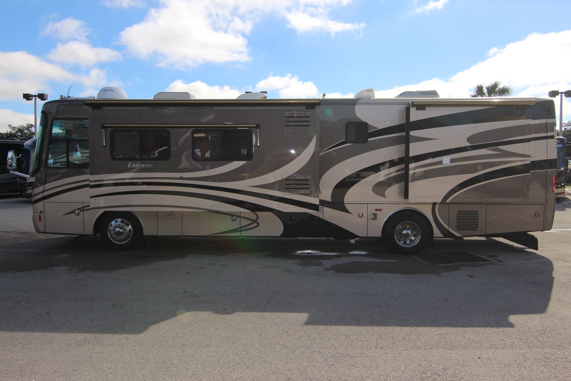 Used 2007 Holiday Rambler Endeavor 40PRQ Class A  For Sale