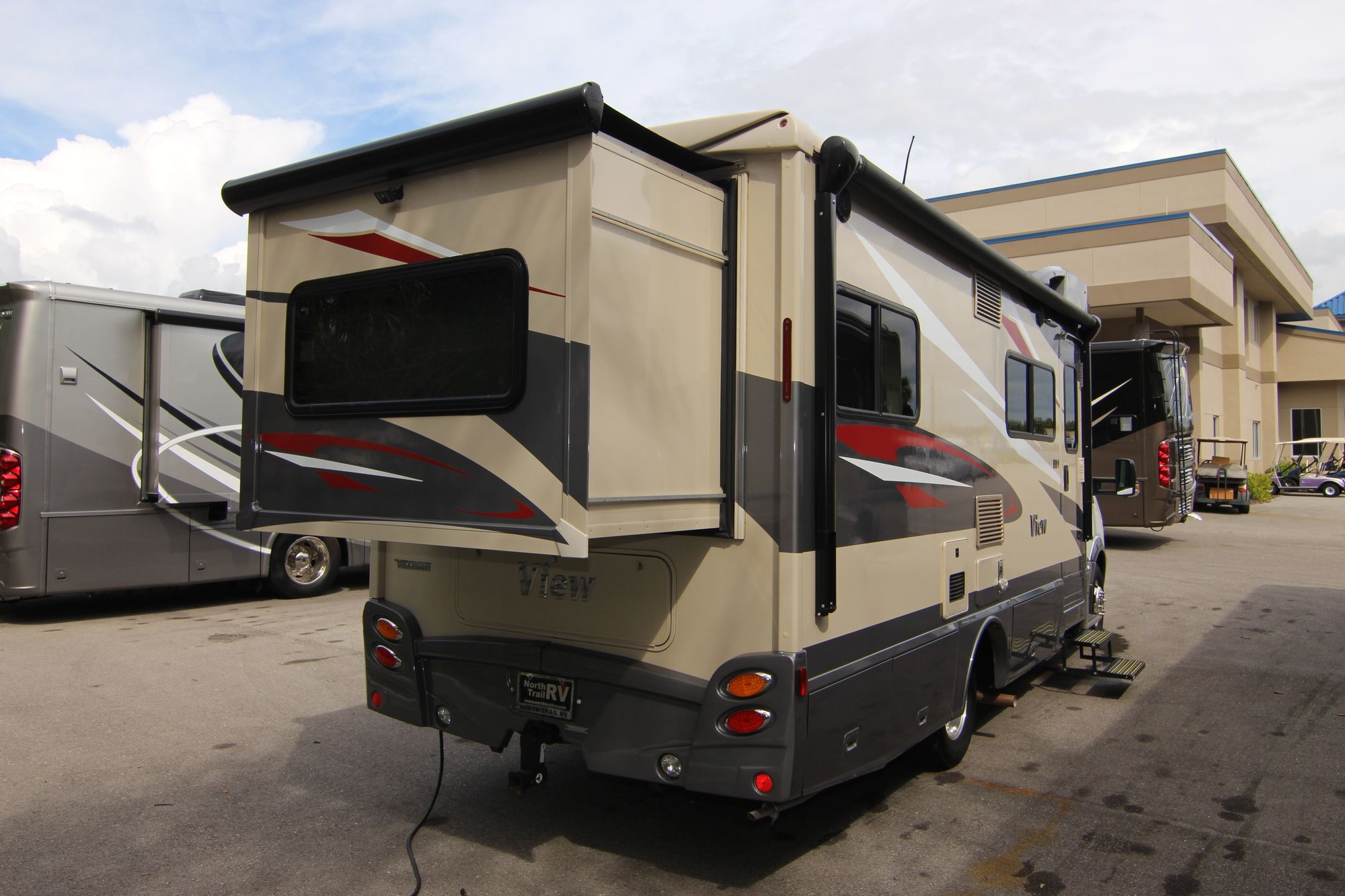 Used 2017 Winnebago View 24G Class C  For Sale