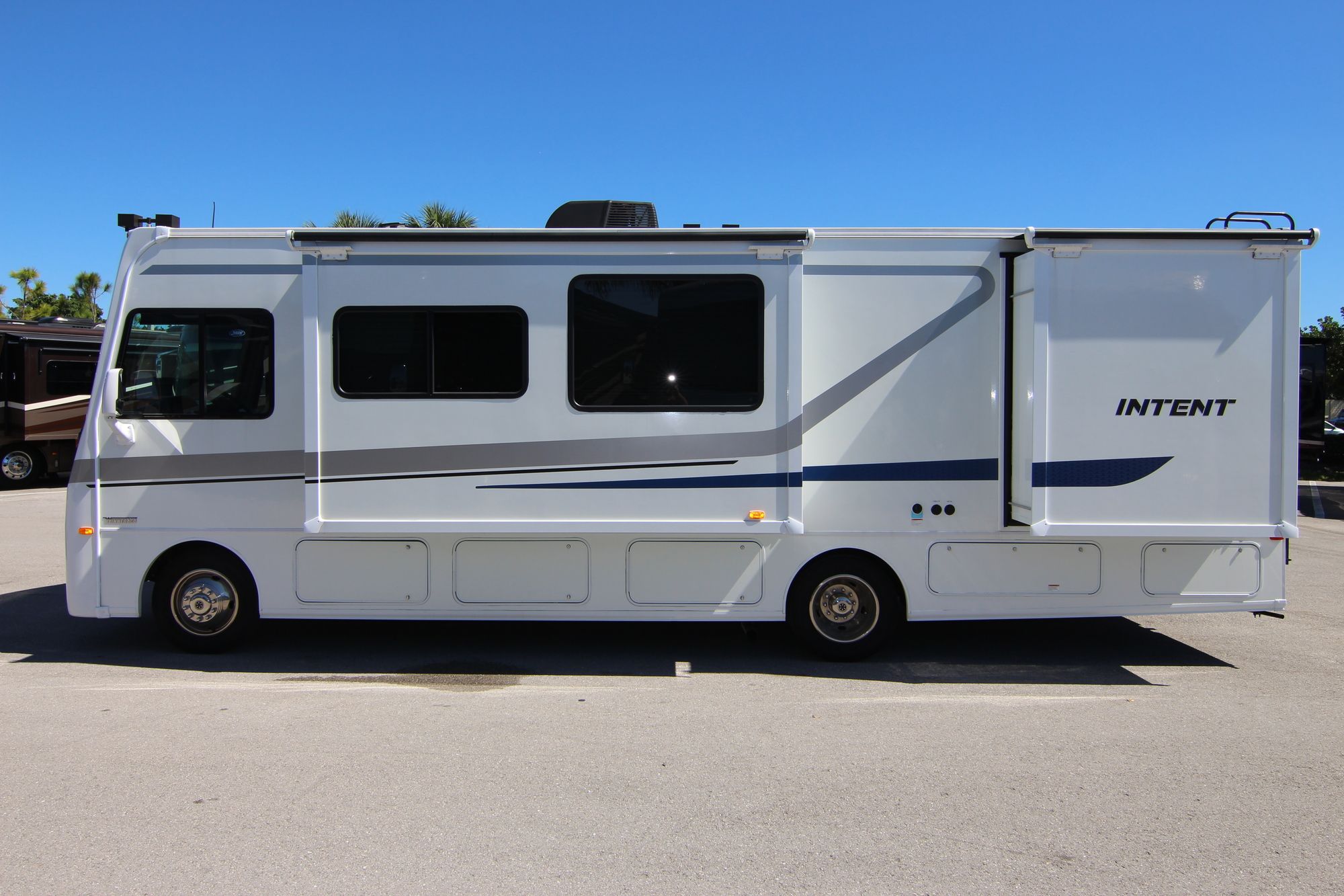 Used 2018 Winnebago Intent 30R Class A  For Sale