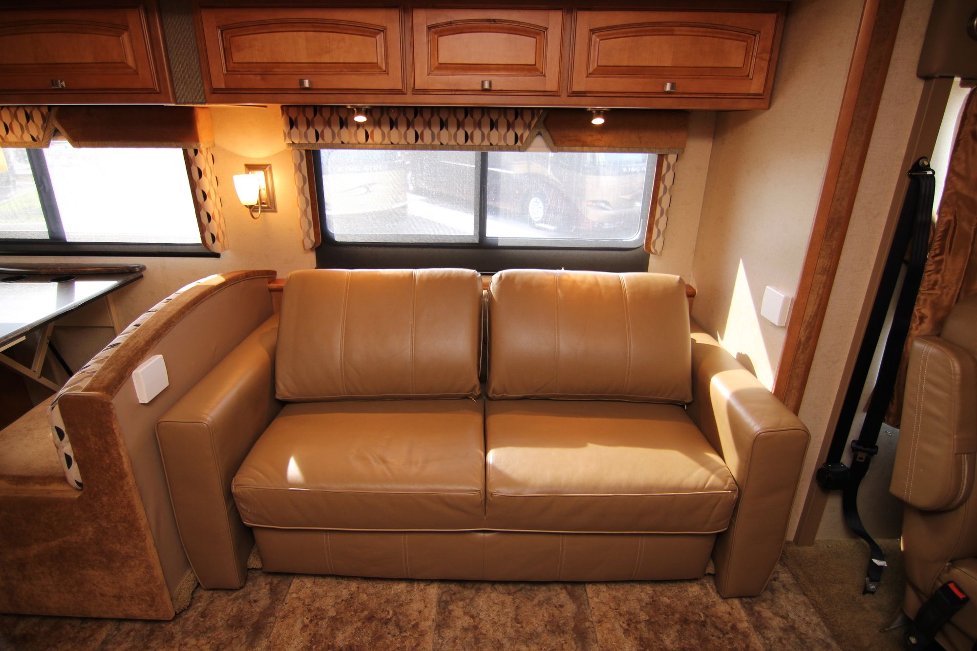 Used 2013 Winnebago Vista 35B Class A  For Sale