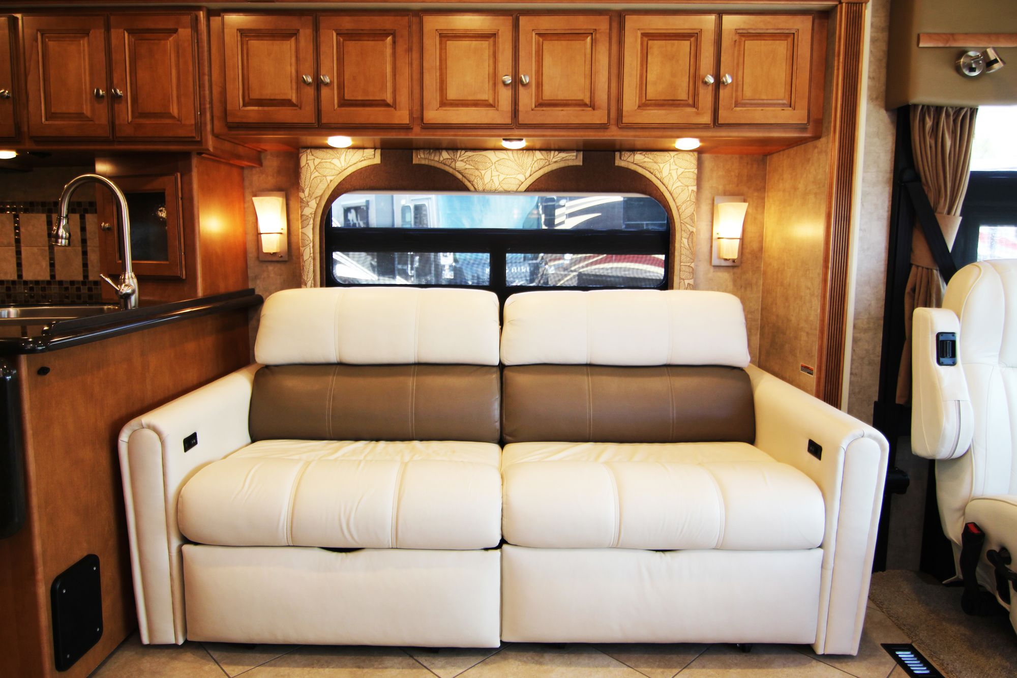 Used 2016 Winnebago Adventurer 35P Class A  For Sale