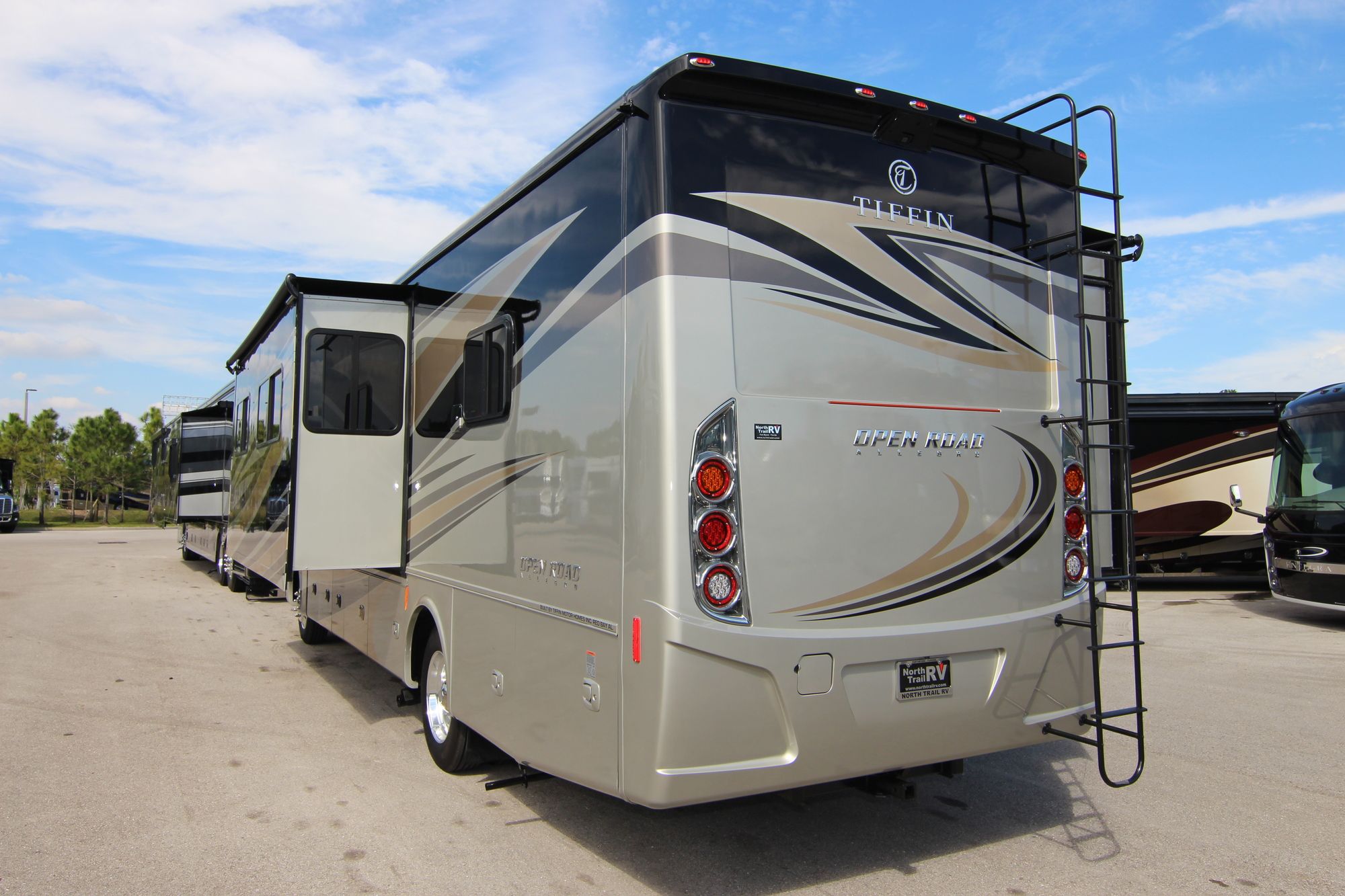 Used 2018 Tiffin Motor Homes Allegro 32SA Class A  For Sale