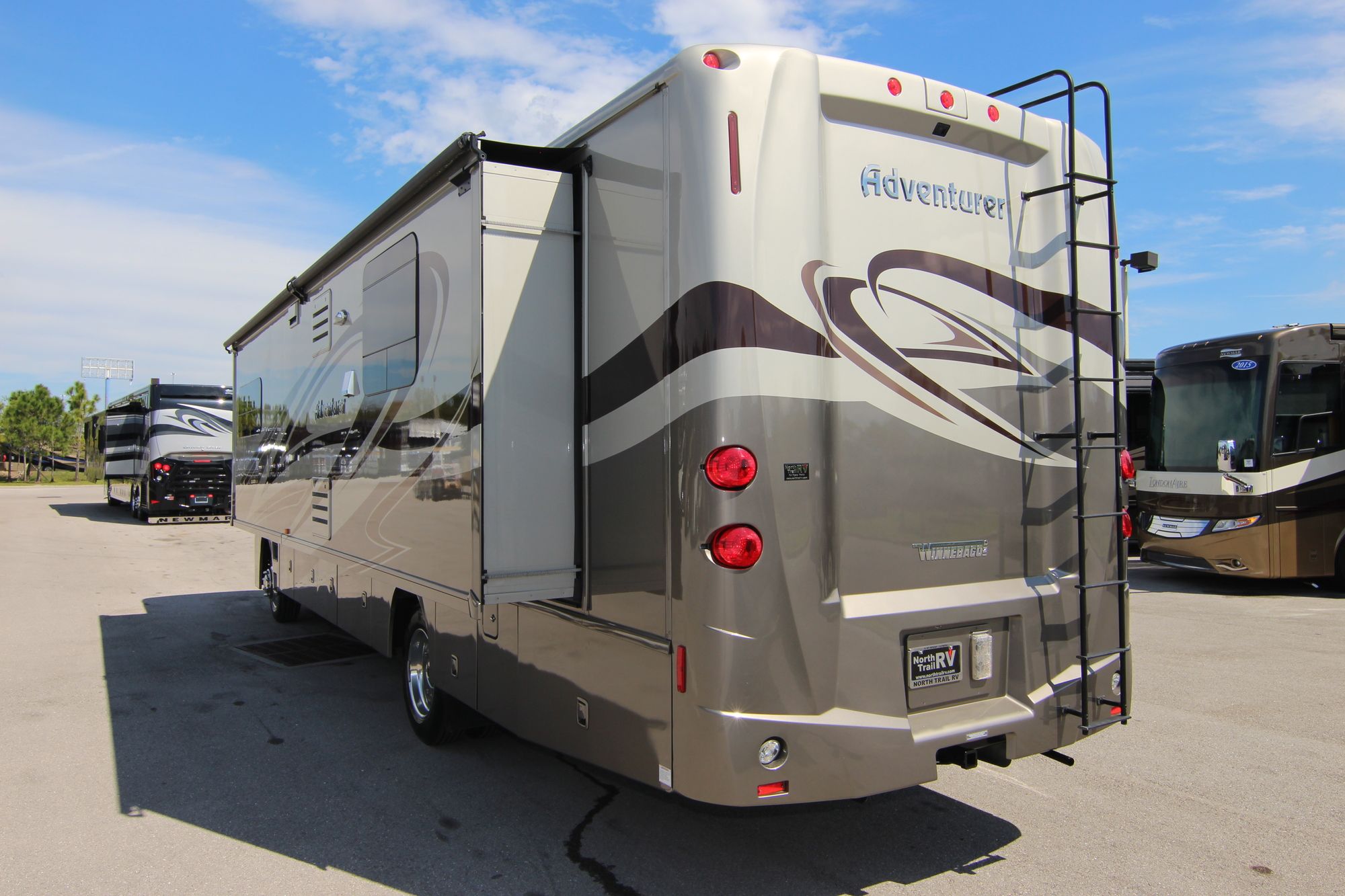 Used 2016 Winnebago Adventurer 35P Class A  For Sale