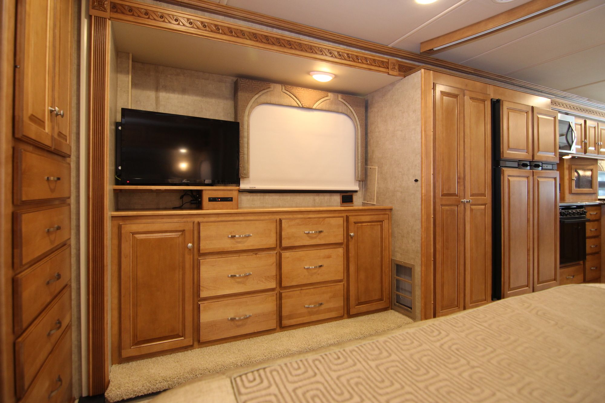 Used 2016 Winnebago Adventurer 35P Class A  For Sale