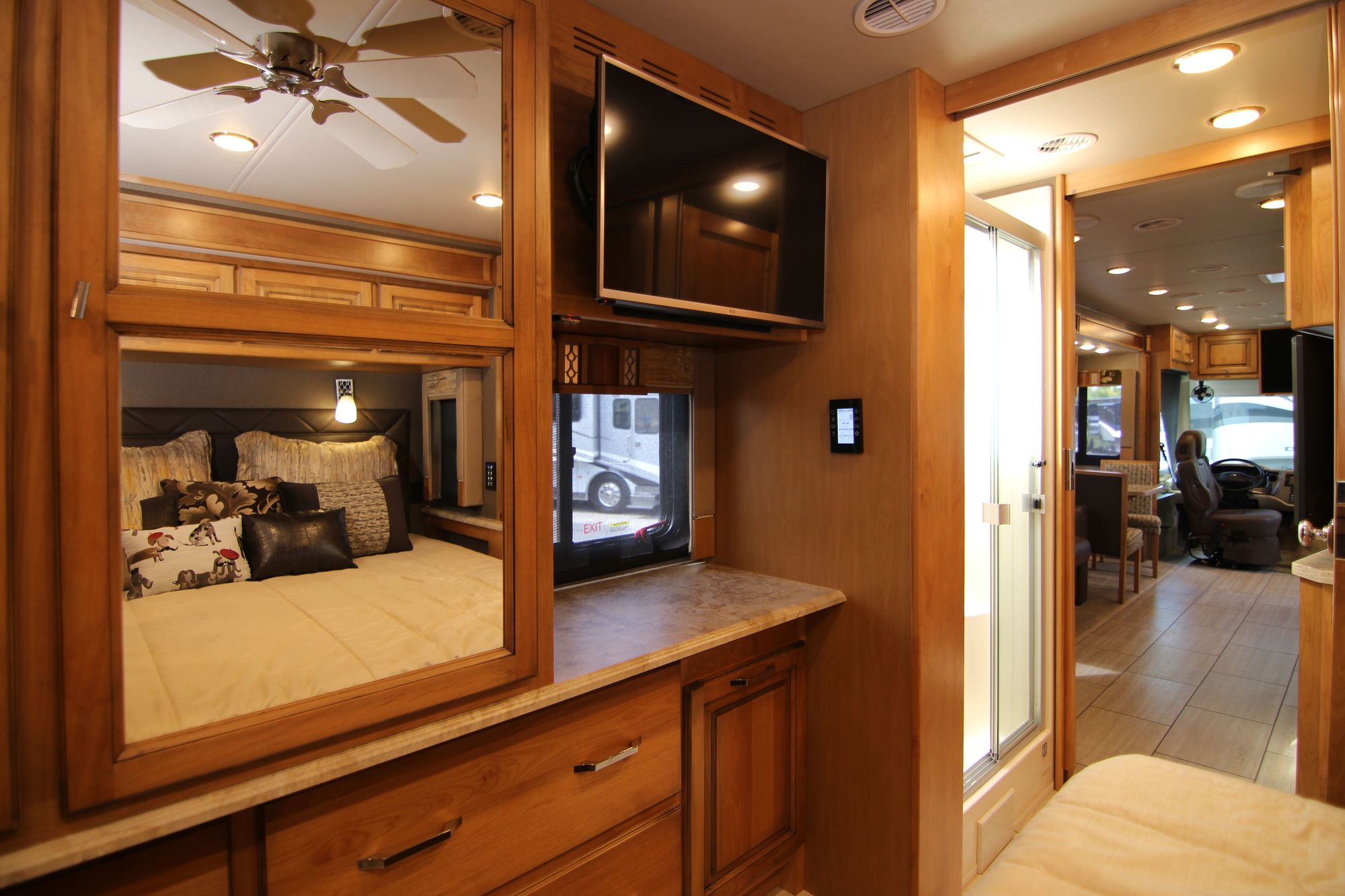 Used 2018 Tiffin Motor Homes Allegro 32SA Class A  For Sale