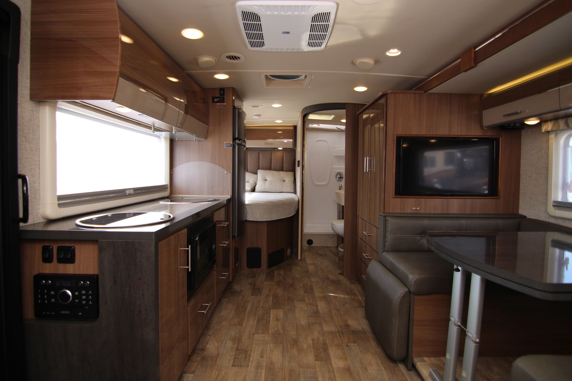 Used 2017 Winnebago Via 25P Class A  For Sale