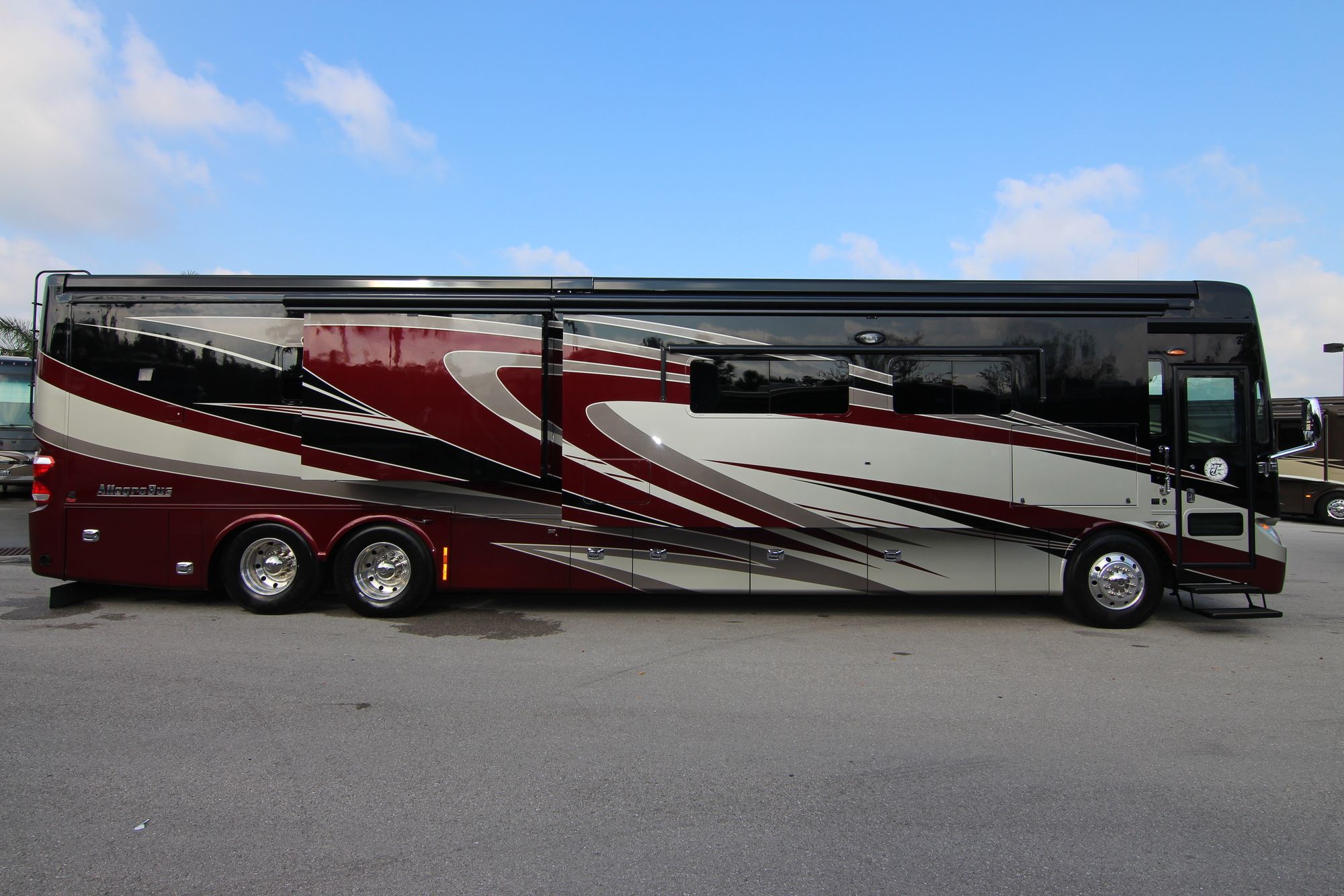 Used 2014 Tiffin Motor Homes Allegro Bus 45LP Class A  For Sale