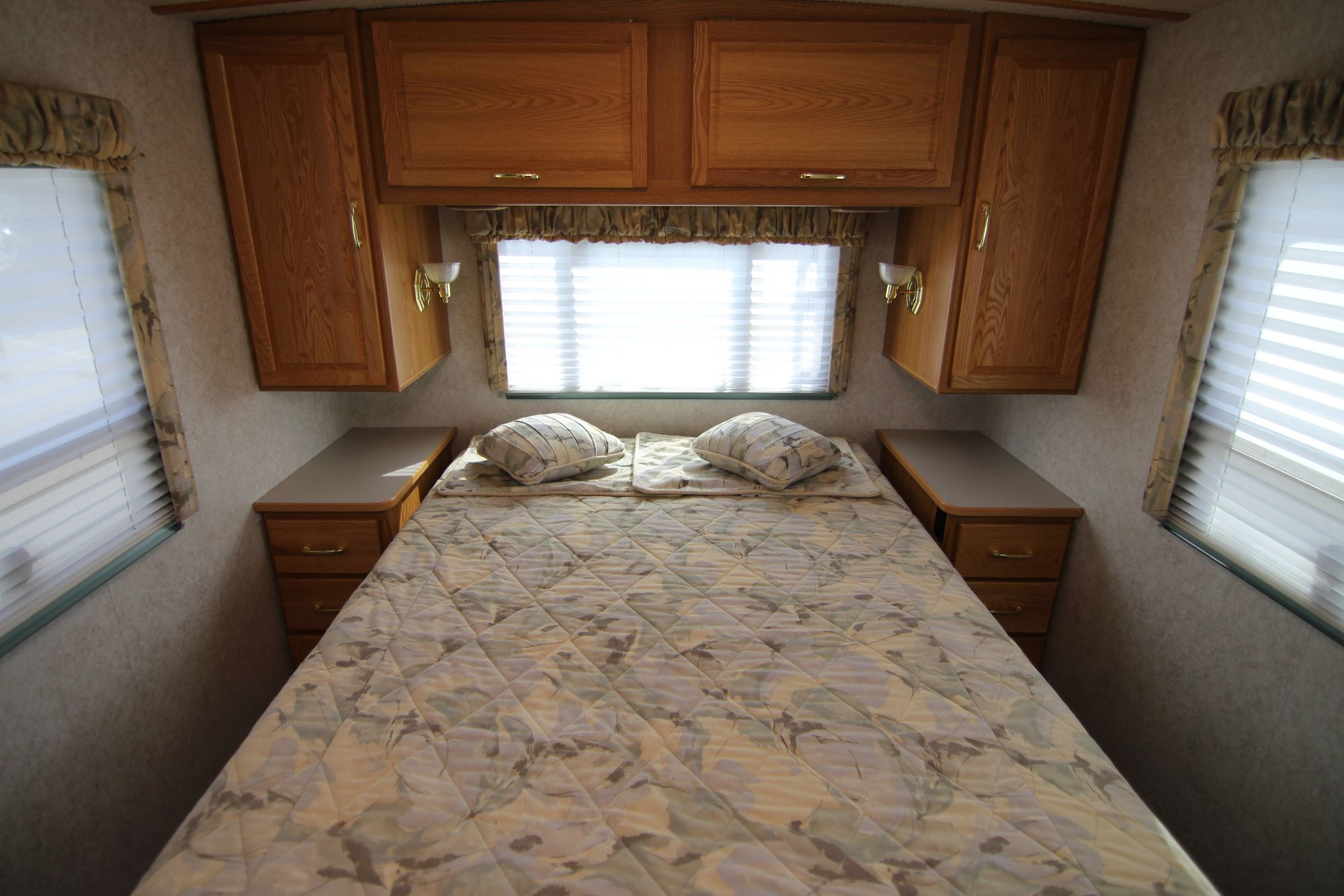 Used 2001 Itasca Sunrise 35C Class A  For Sale