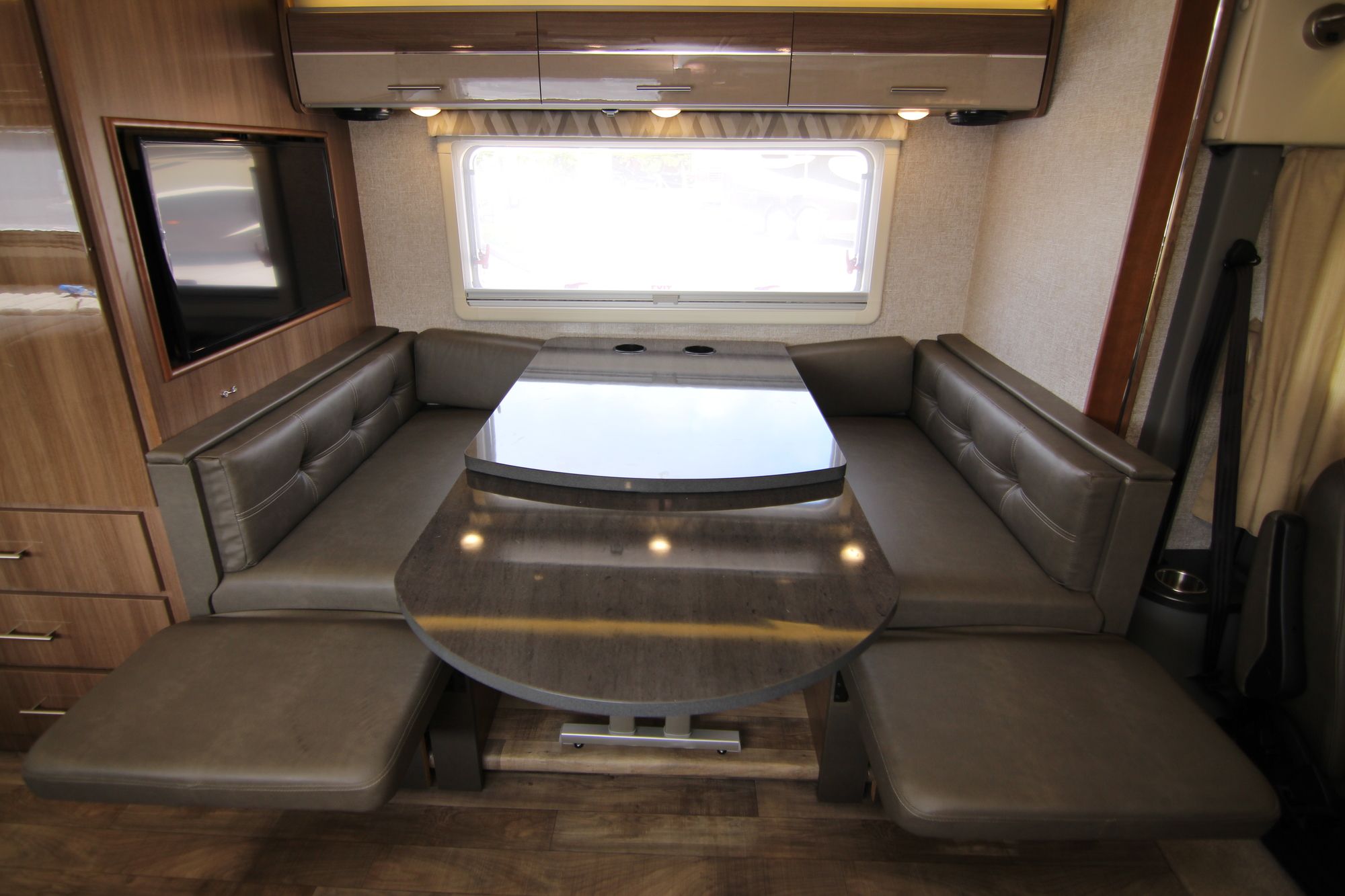 Used 2017 Winnebago Via 25P Class A  For Sale