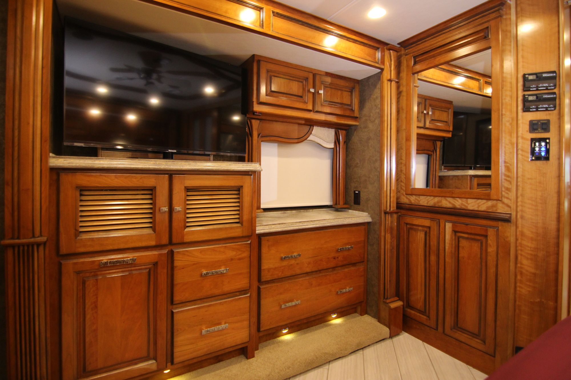 Used 2014 Tiffin Motor Homes Allegro Bus 45LP Class A  For Sale