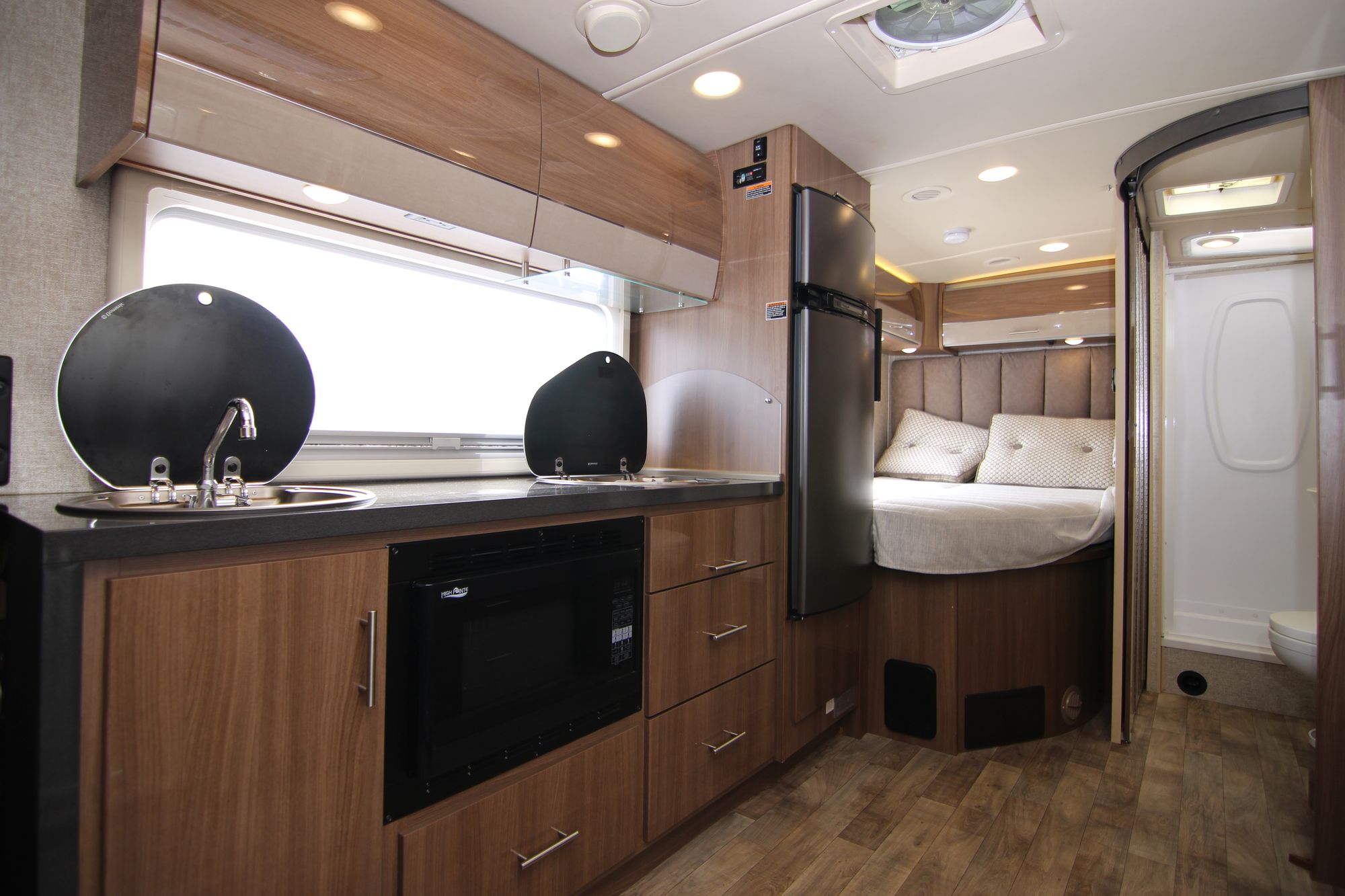 Used 2017 Winnebago Via 25P Class A  For Sale