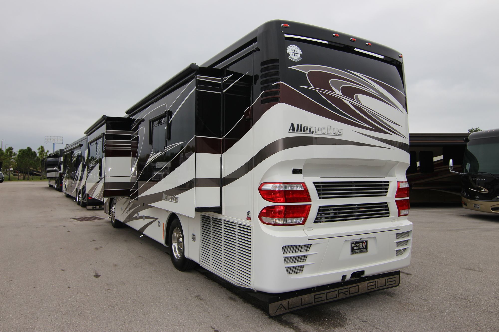 Used 2015 Tiffin Motor Homes Allegro Bus 37AP Class A  For Sale