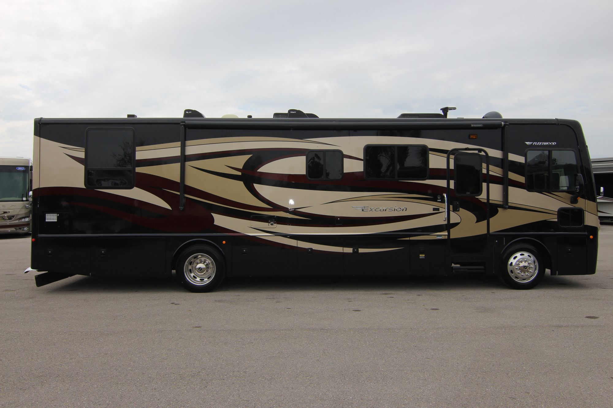 Used 2014 Fleetwood Excursion 35B Class A  For Sale