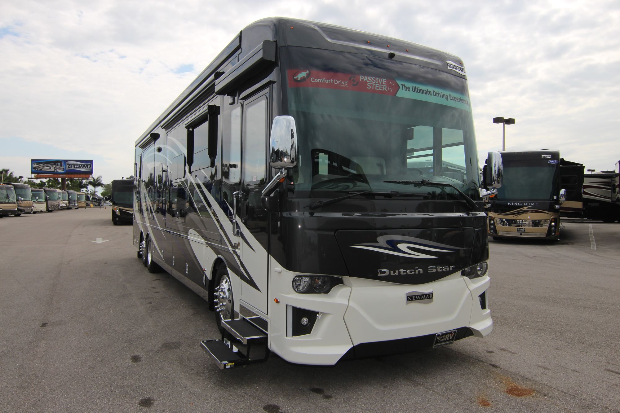 New 2019 Newmar Dutch Star 4018 Class A  For Sale