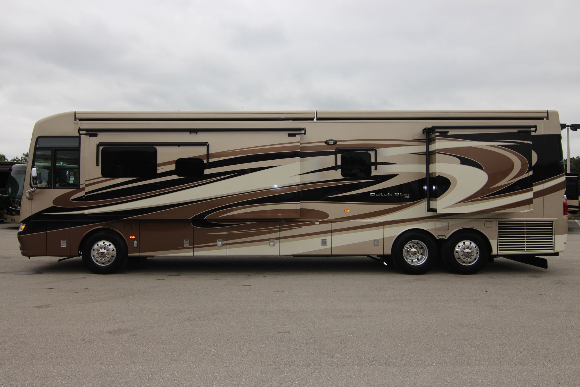 Used 2016 Newmar Dutch Star 4313 Class A  For Sale