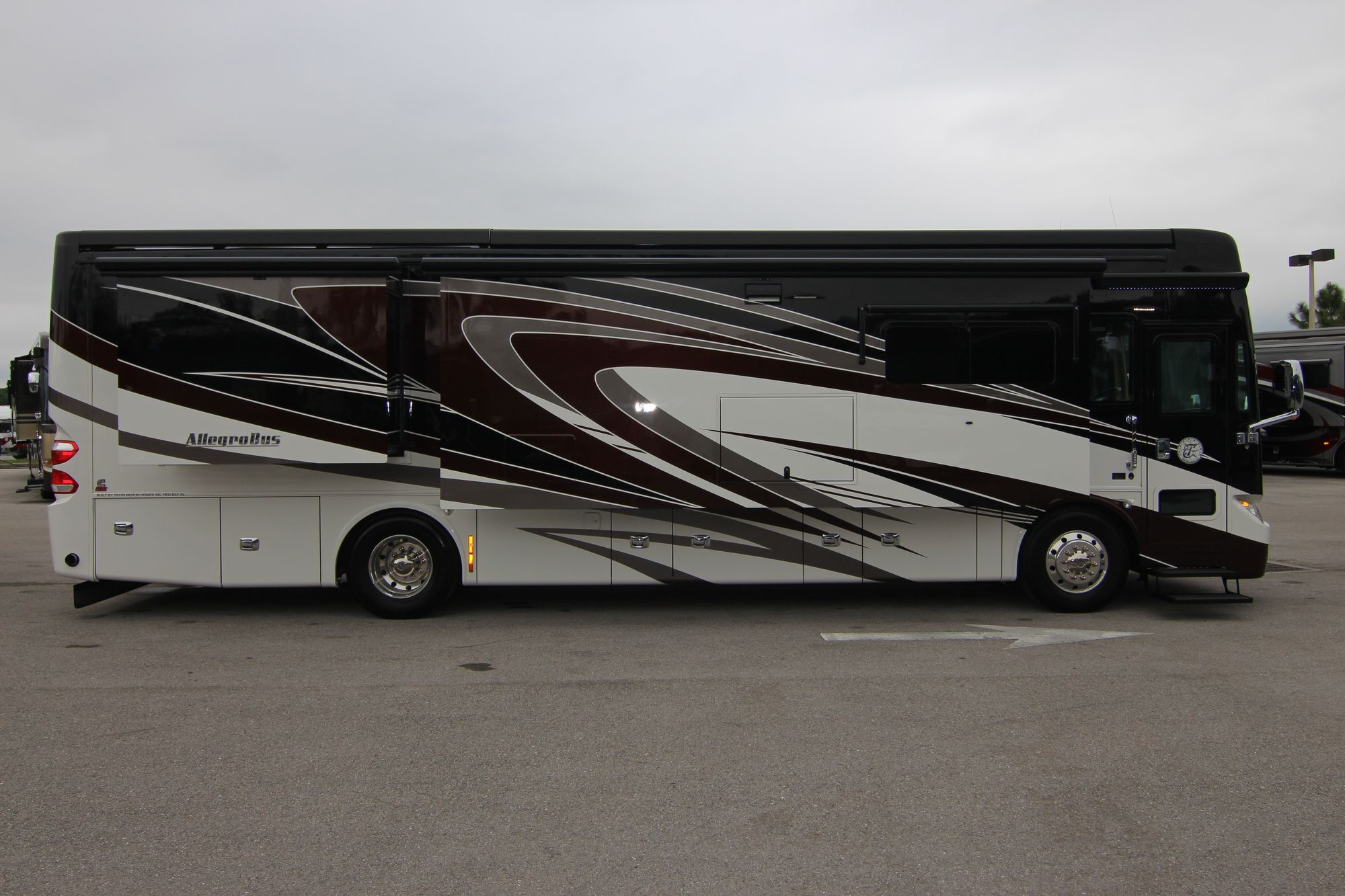 Used 2015 Tiffin Motor Homes Allegro Bus 37AP Class A  For Sale