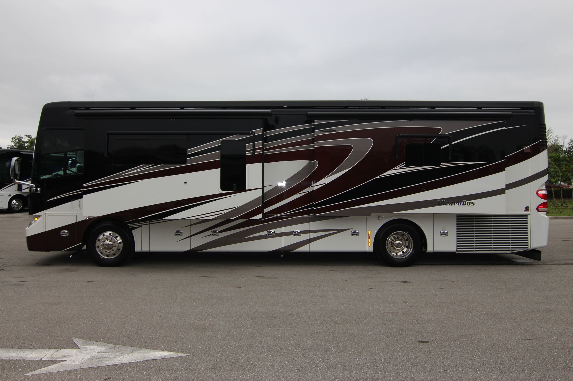 Used 2015 Tiffin Motor Homes Allegro Bus 37AP Class A  For Sale