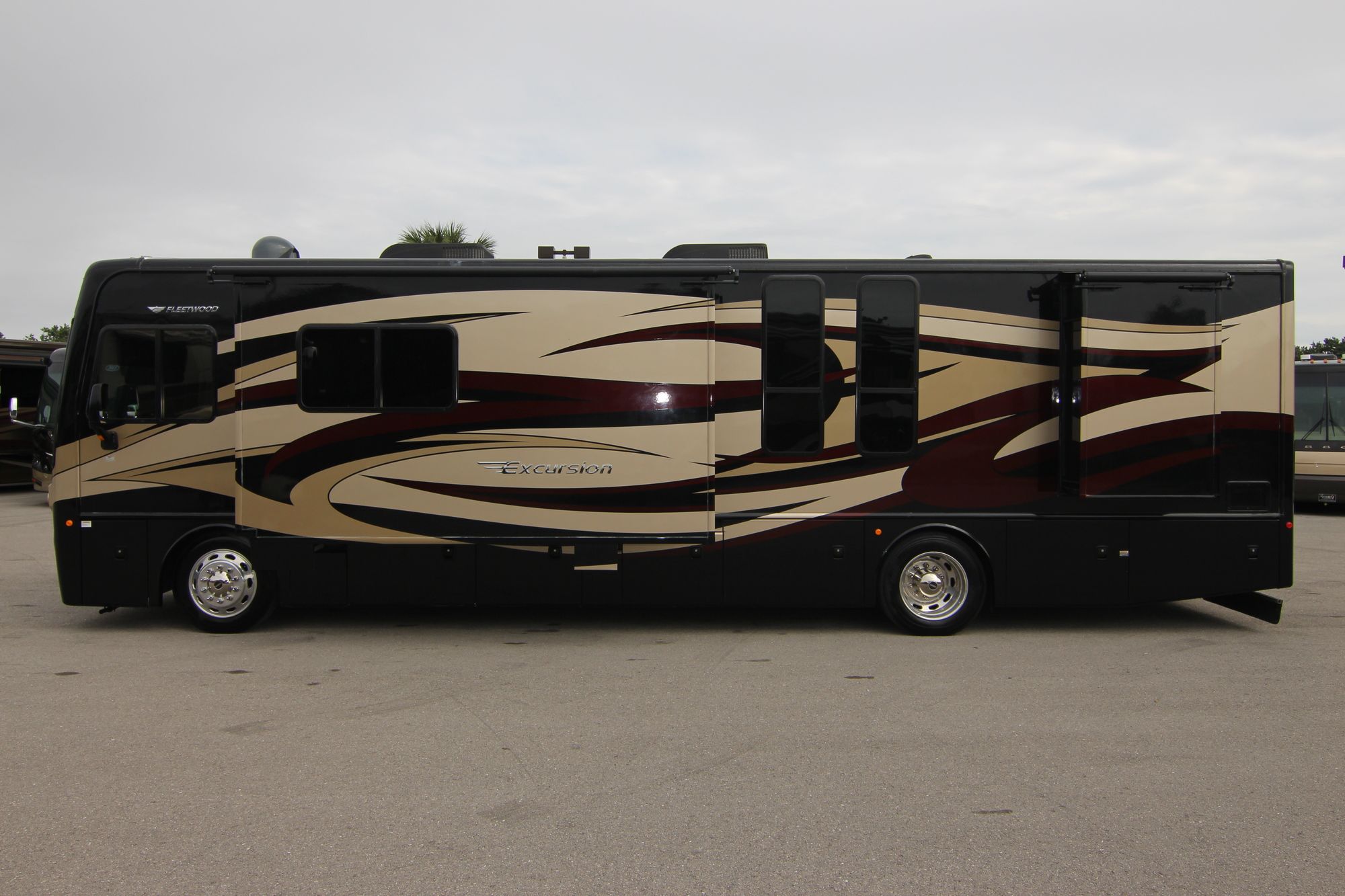 Used 2014 Fleetwood Excursion 35B Class A  For Sale