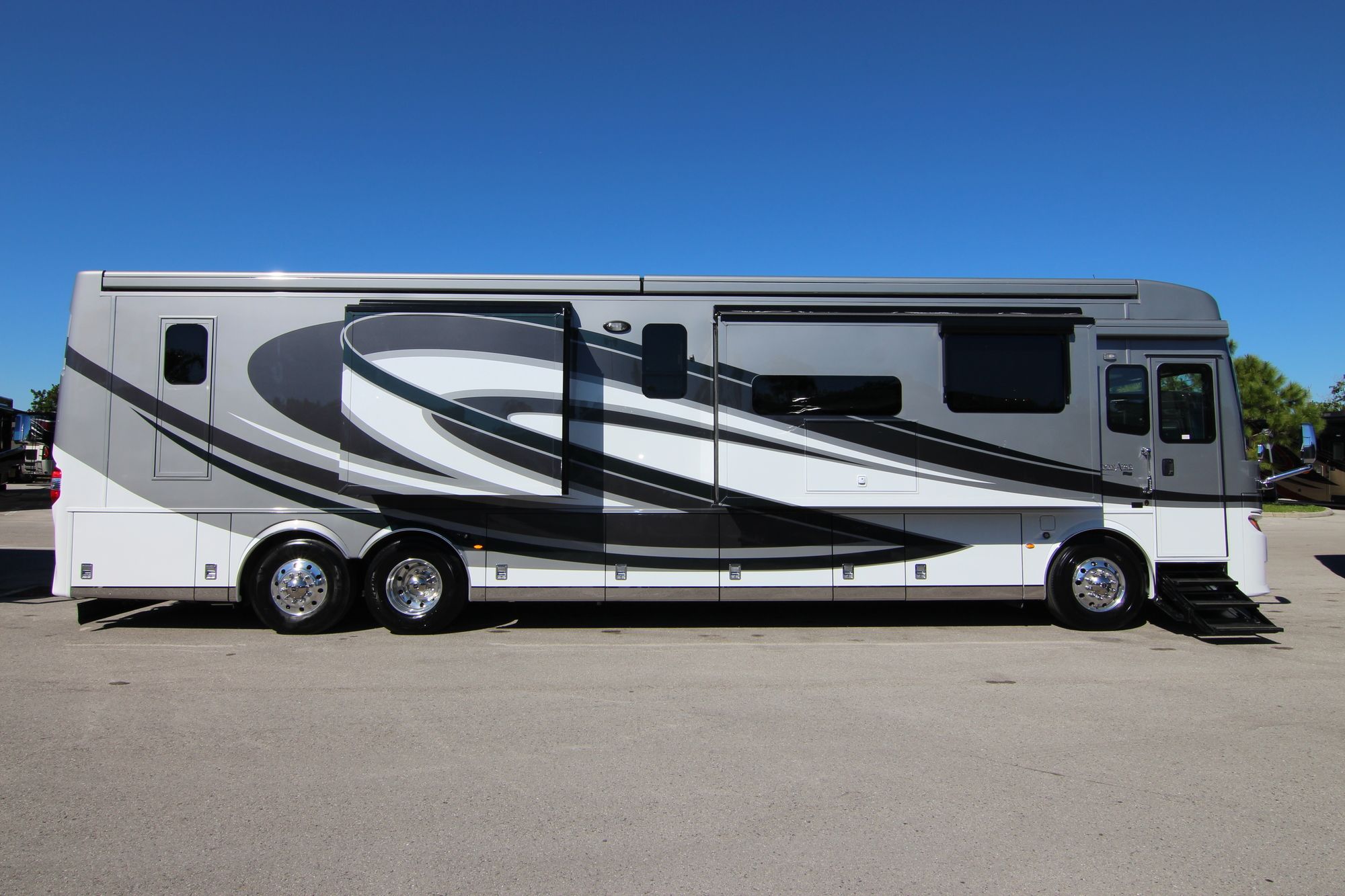 New 2019 Newmar London Aire 4551 Class A  For Sale