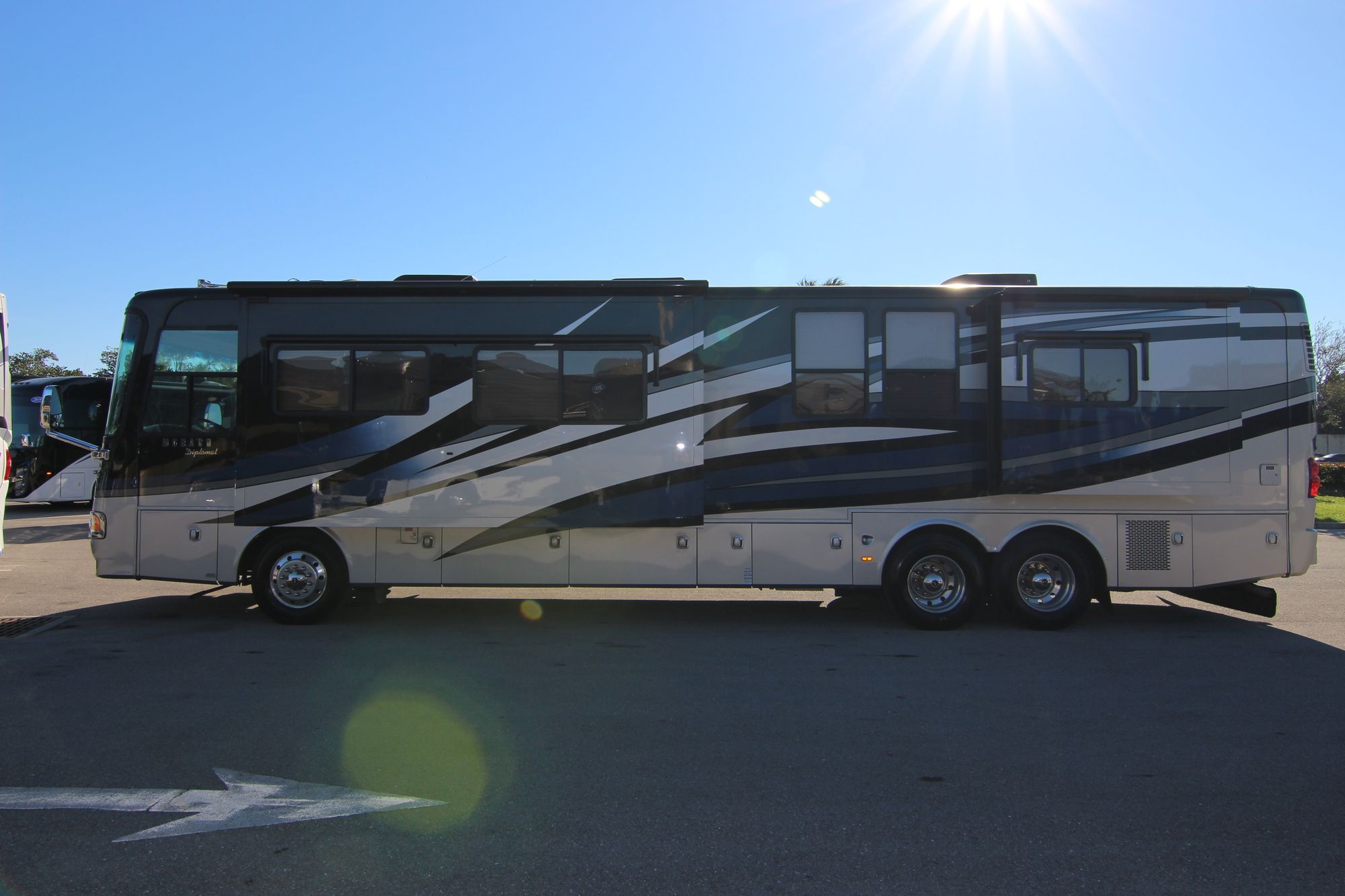 Used 2010 Monaco Diplomat 42SKQ Class A  For Sale