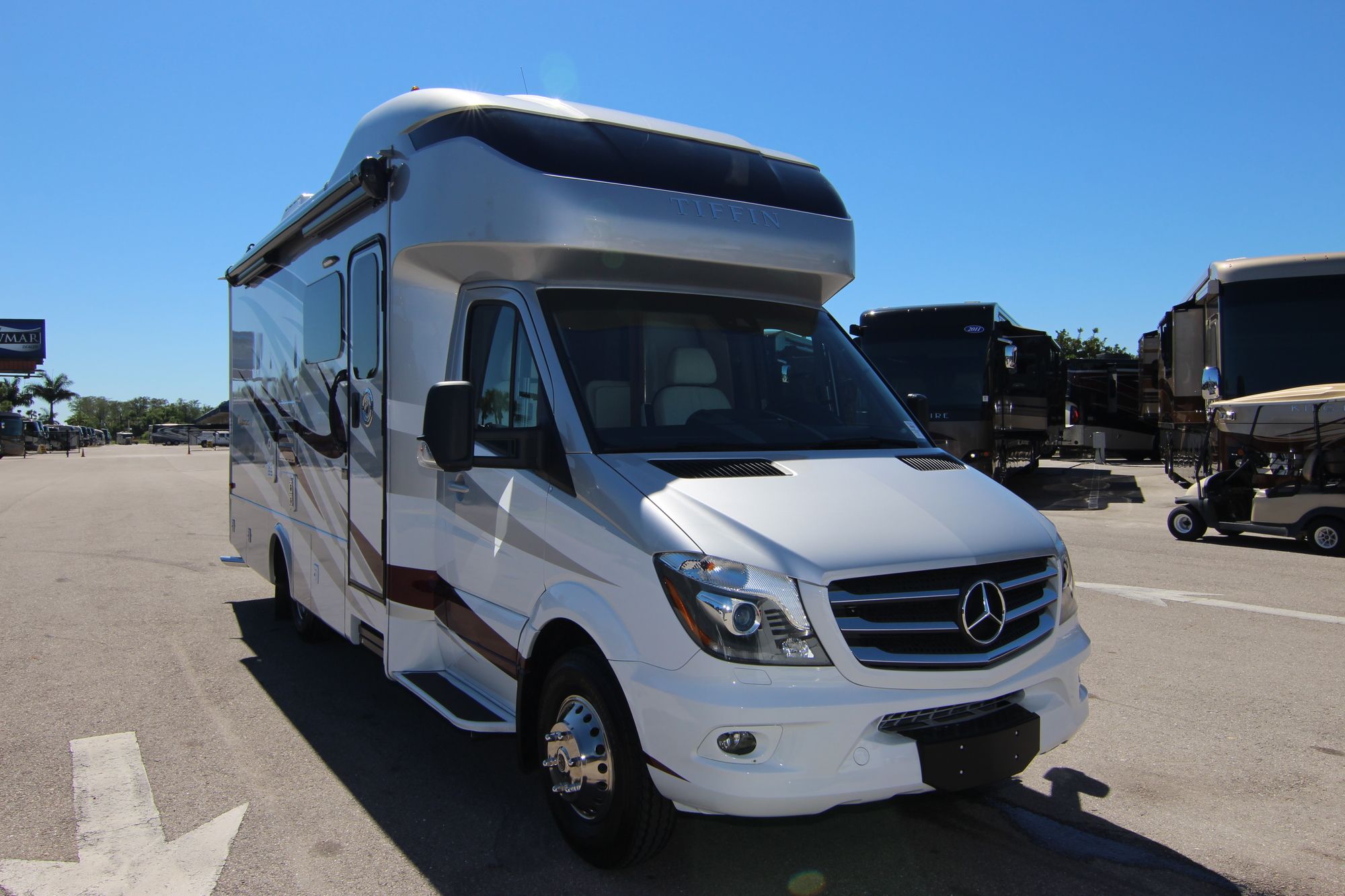 Used 2019 Tiffin Motor Homes Wayfarer 24FW Class C  For Sale