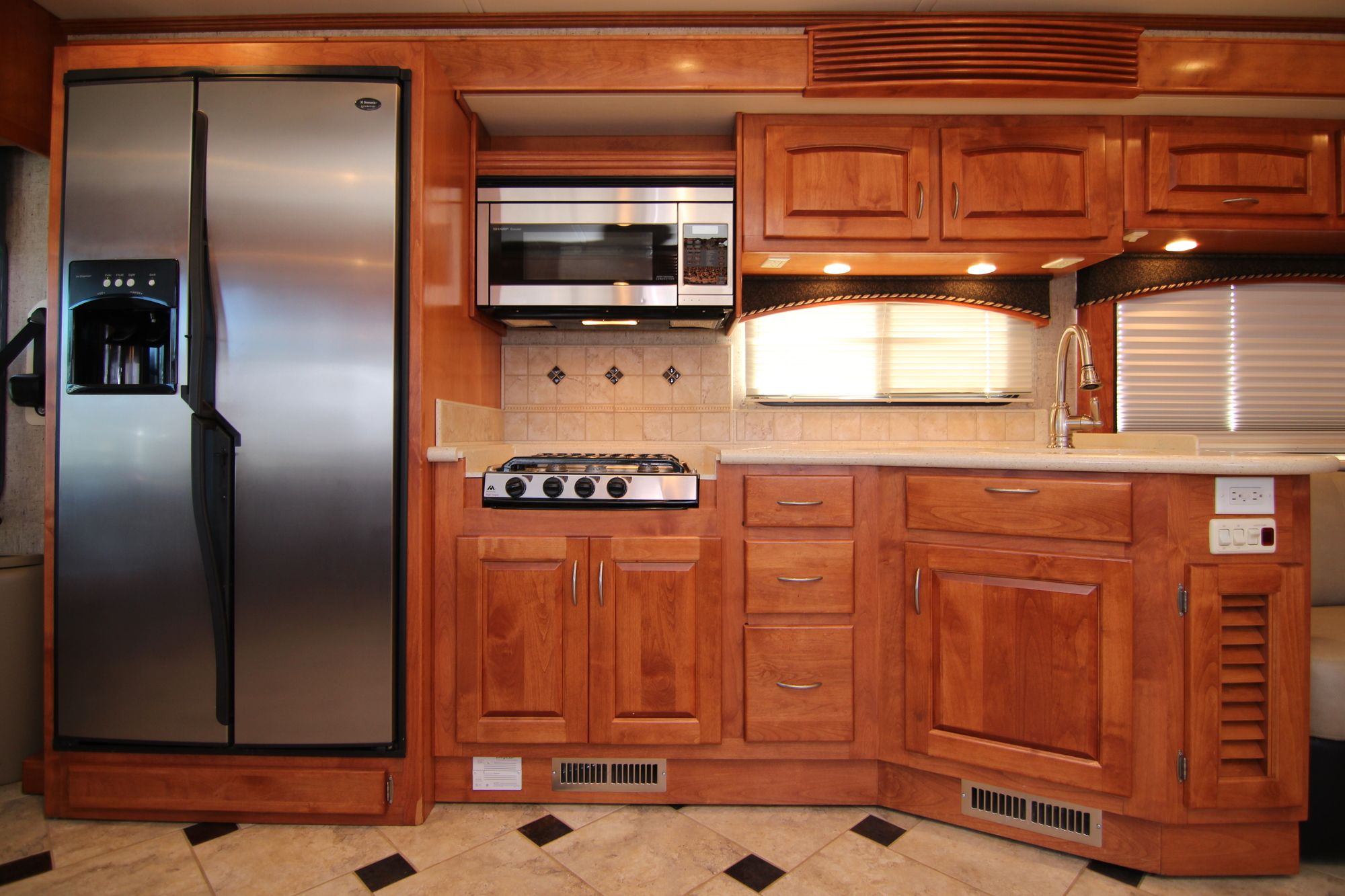 Used 2010 Monaco Diplomat 42SKQ Class A  For Sale