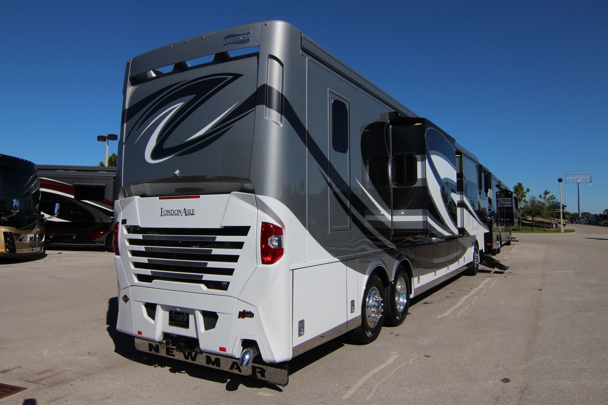 New 2019 Newmar London Aire 4551 Class A  For Sale