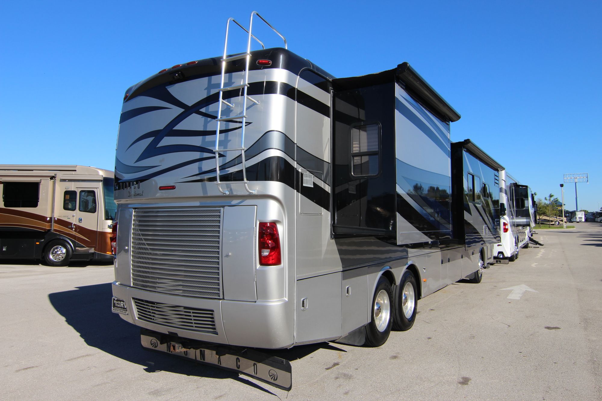 Used 2010 Monaco Diplomat 42SKQ Class A  For Sale