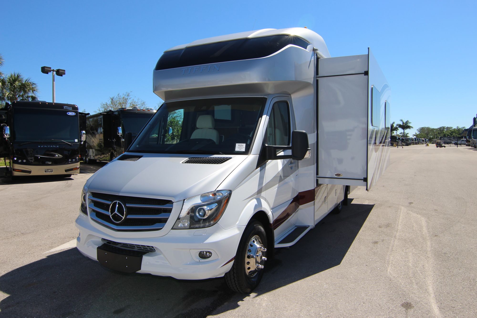 Used 2019 Tiffin Motor Homes Wayfarer 24FW Class C  For Sale