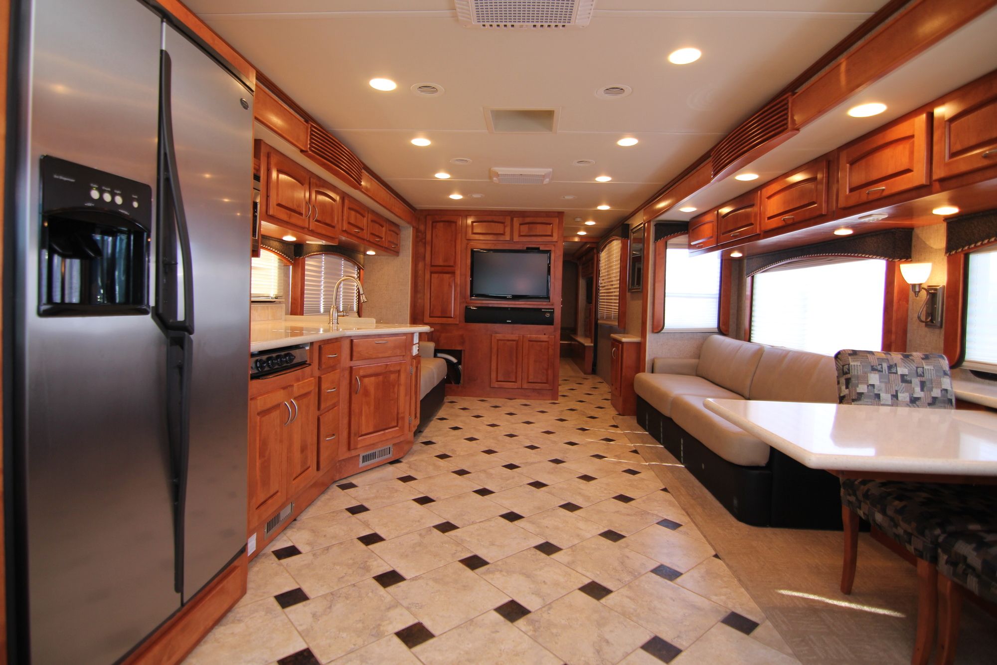 Used 2010 Monaco Diplomat 42SKQ Class A  For Sale