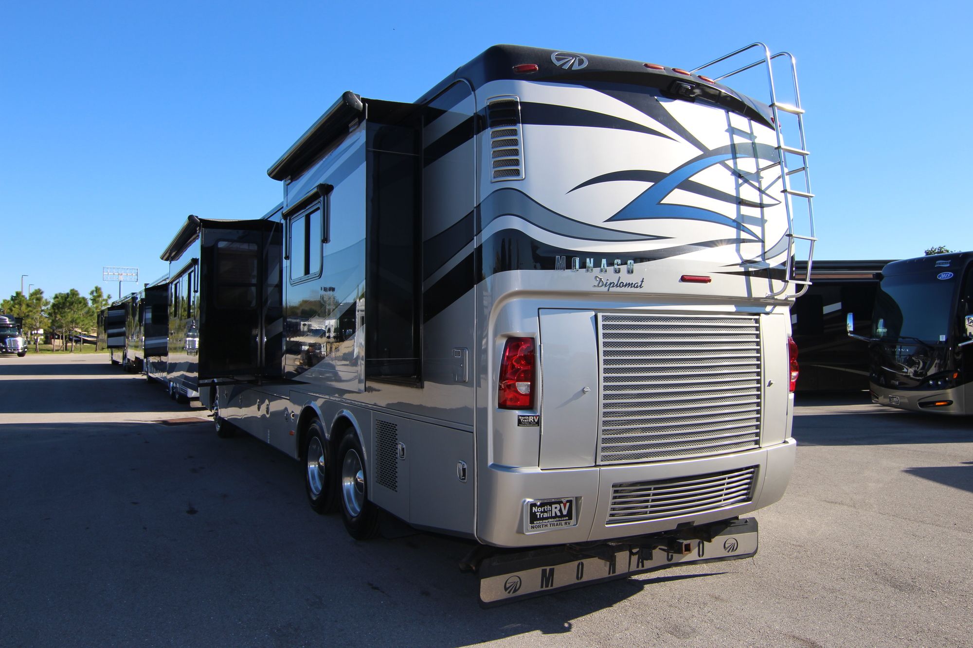 Used 2010 Monaco Diplomat 42SKQ Class A  For Sale