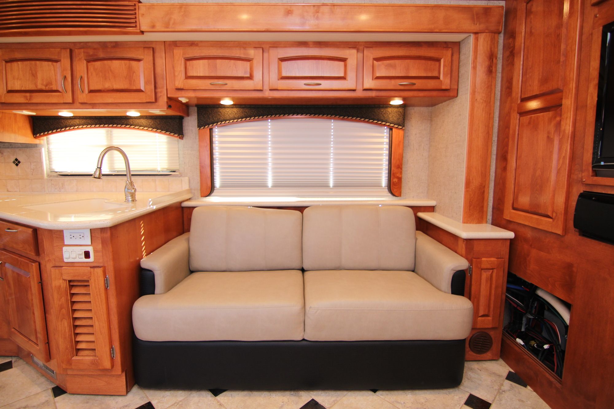 Used 2010 Monaco Diplomat 42SKQ Class A  For Sale