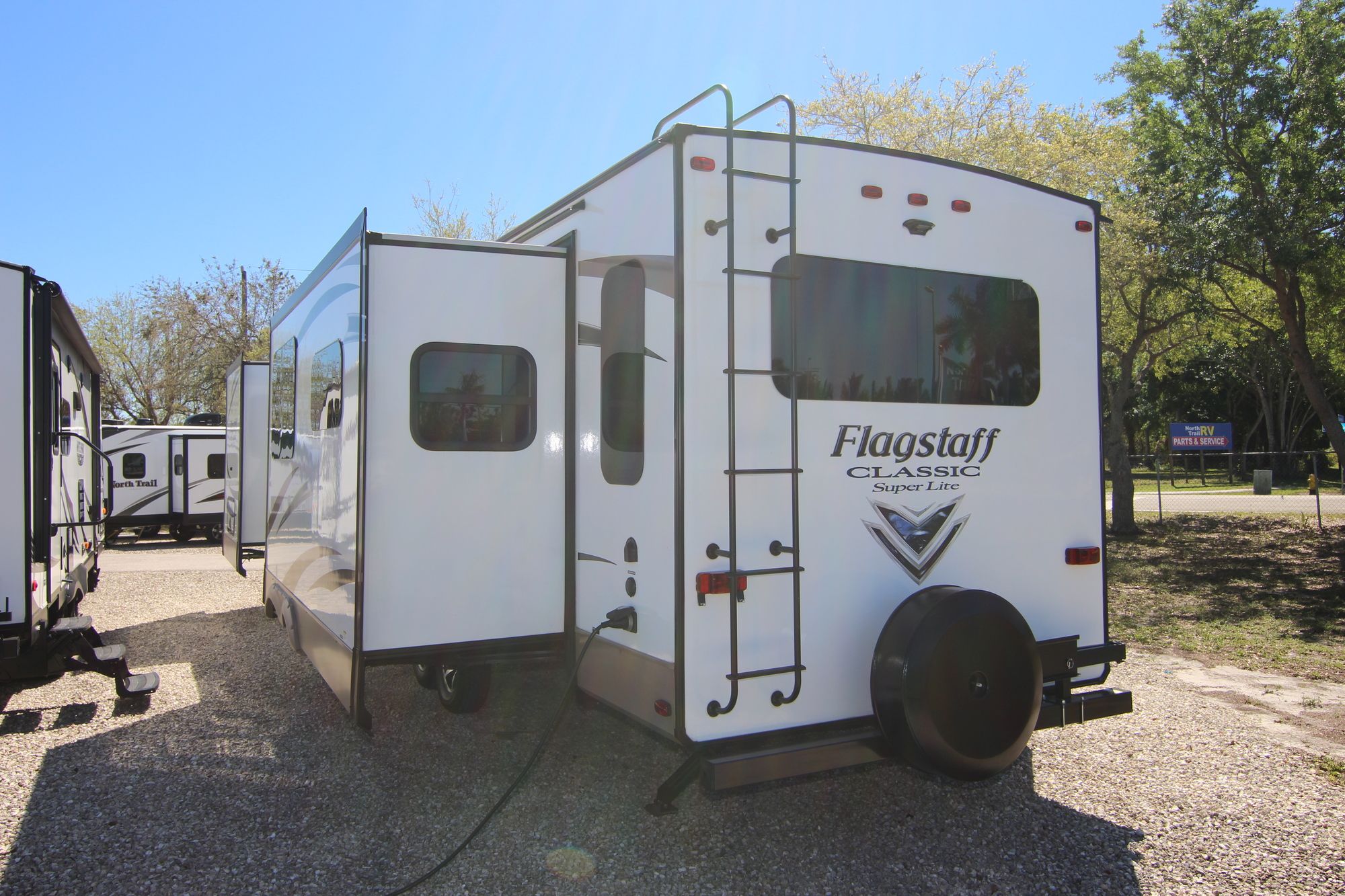 Used 2017 Forest River Flagstaff 8620KBS Travel Trailer  For Sale