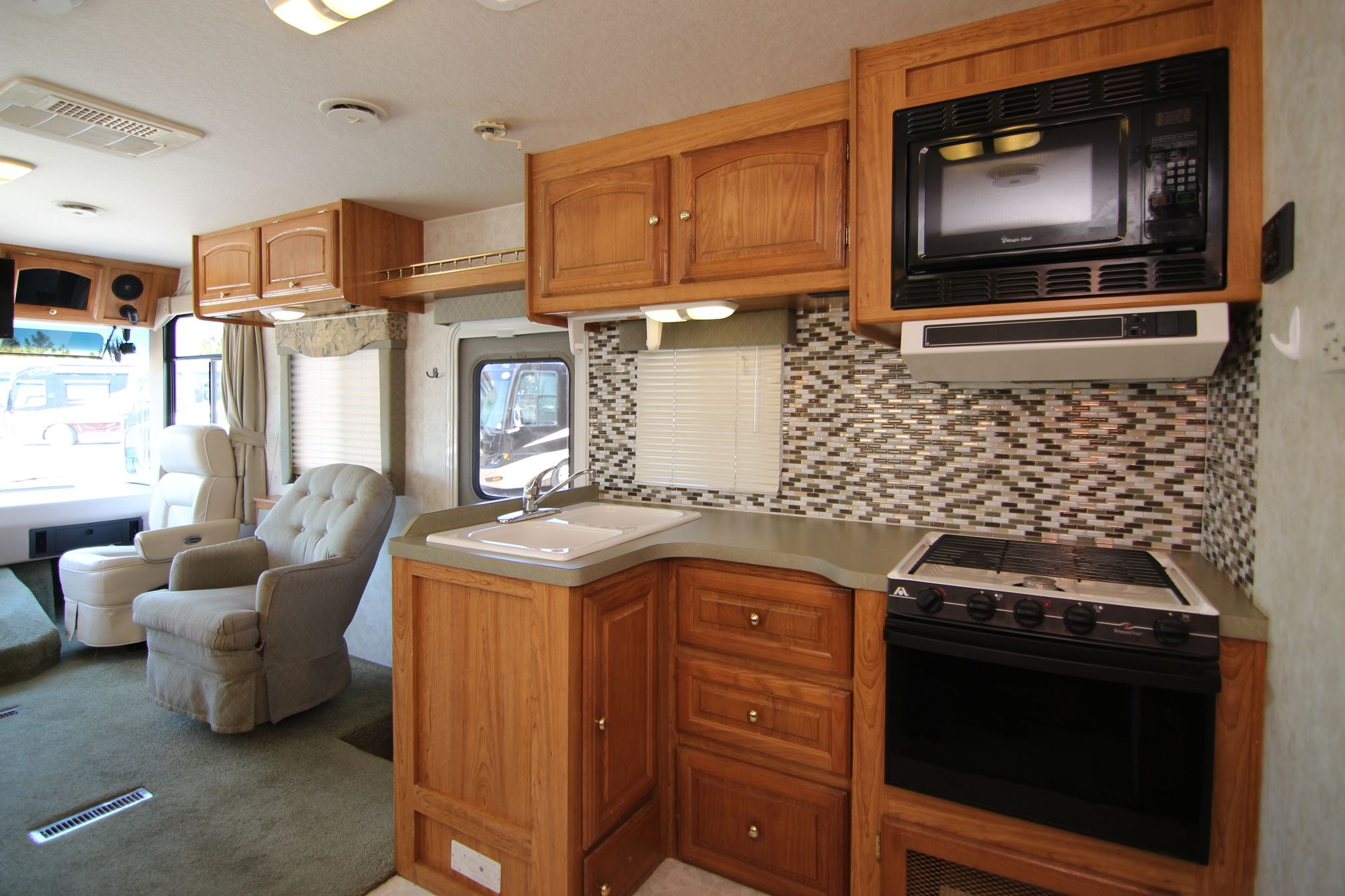 Used 2002 Georgie Boy Landau 3502DS Class A  For Sale