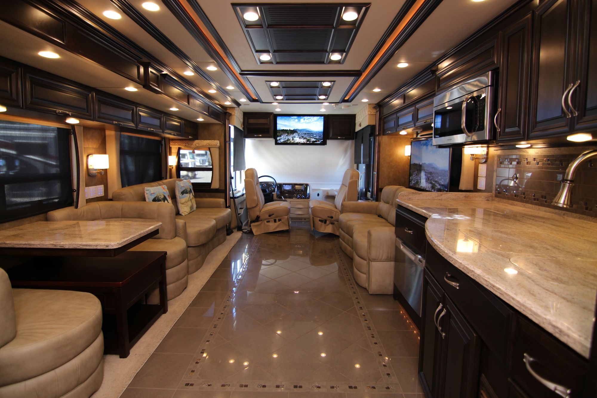 Used 2013 Newmar Mountain Aire 4338 Class A  For Sale