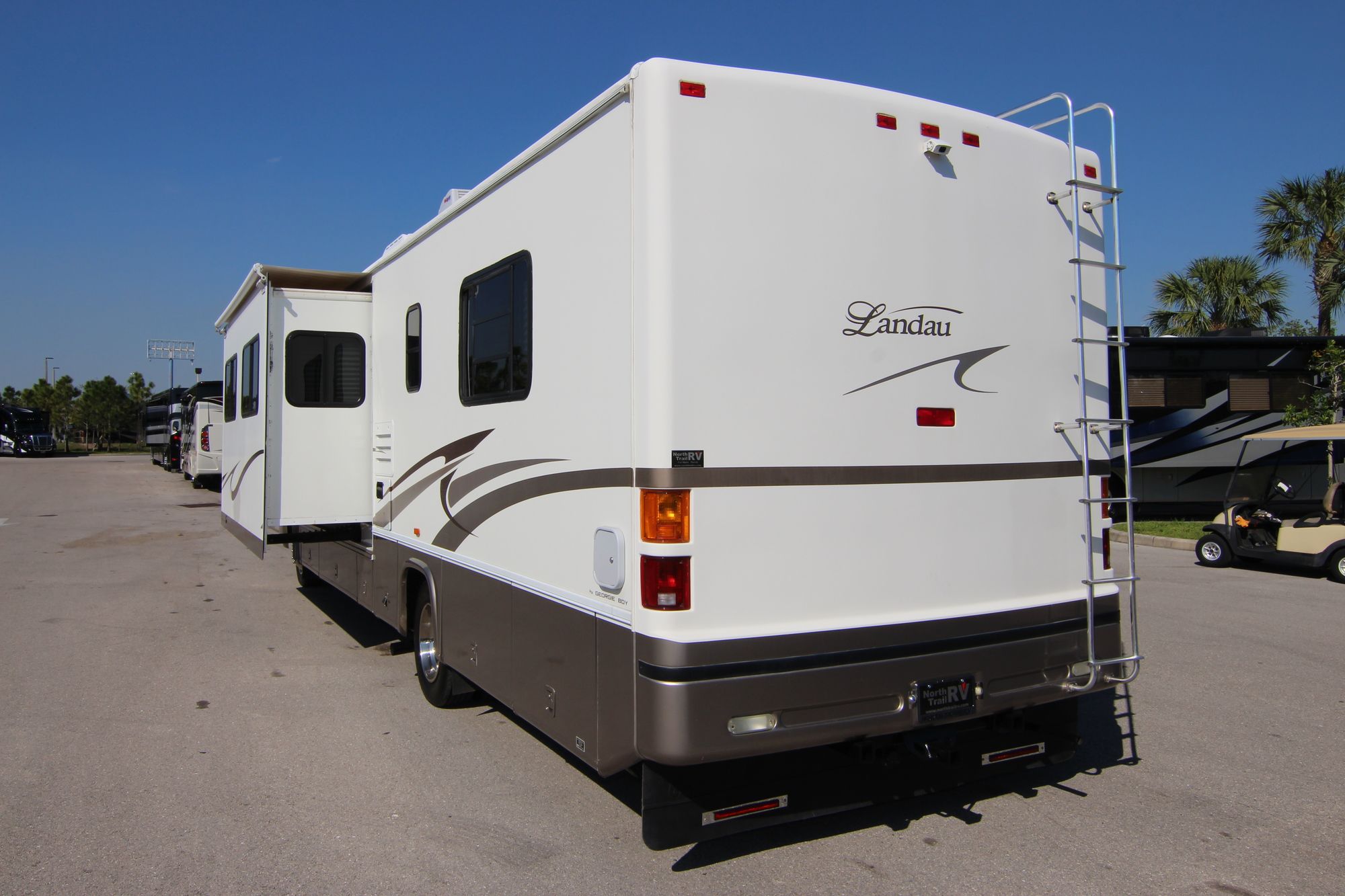 Used 2002 Georgie Boy Landau 3502DS Class A  For Sale