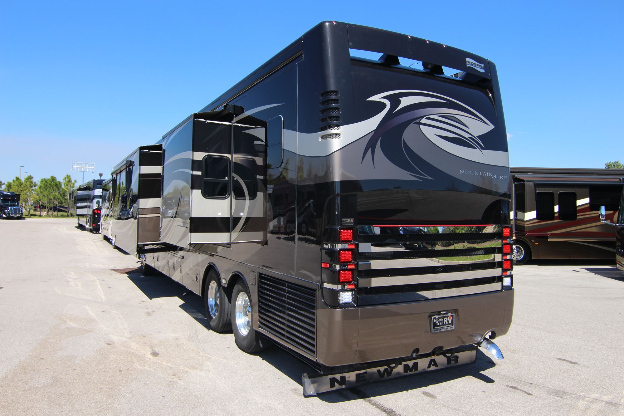 Used 2013 Newmar Mountain Aire 4338 Class A  For Sale