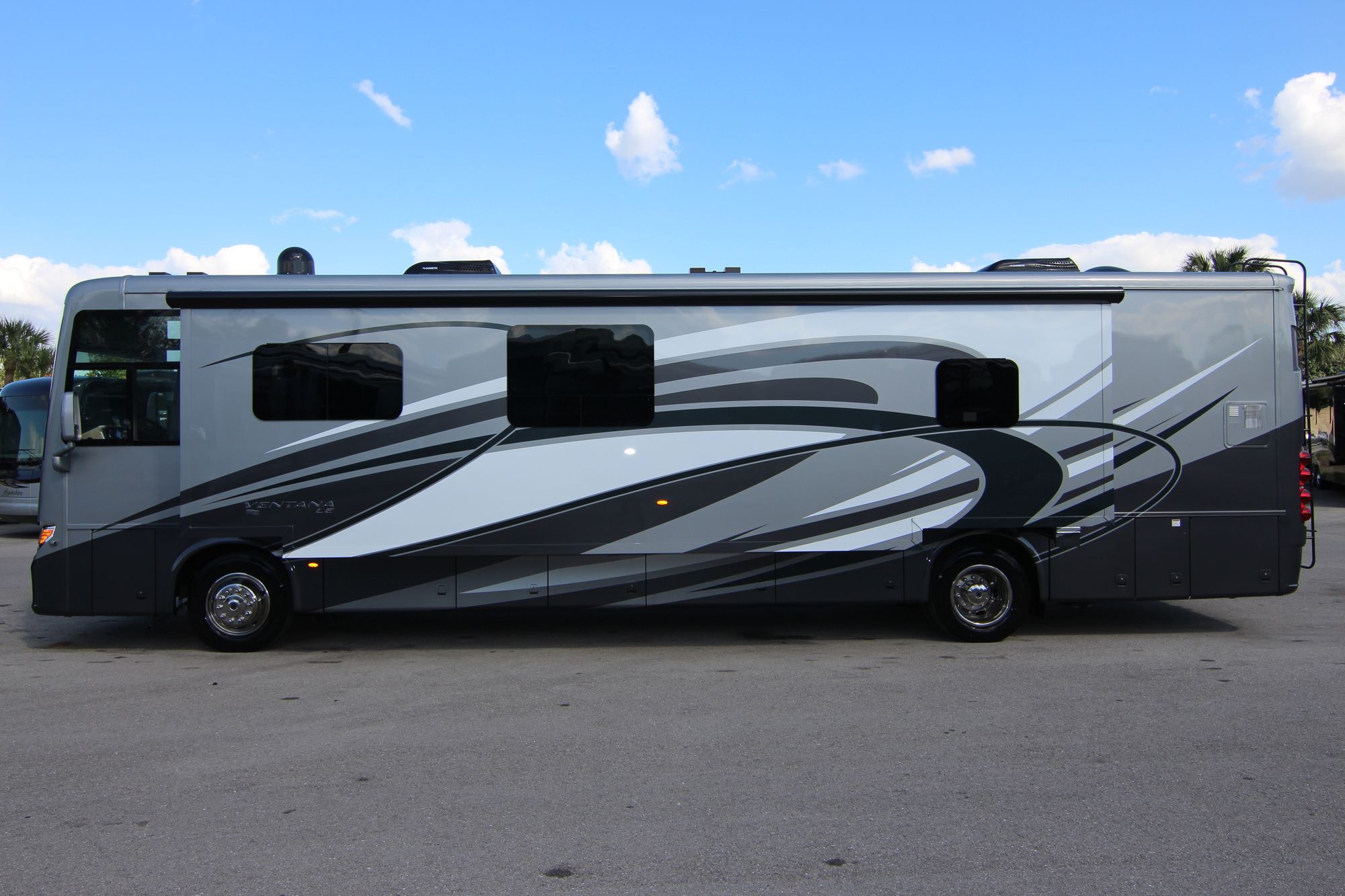 New 2019 Newmar Ventana Le 4037 Class A  For Sale