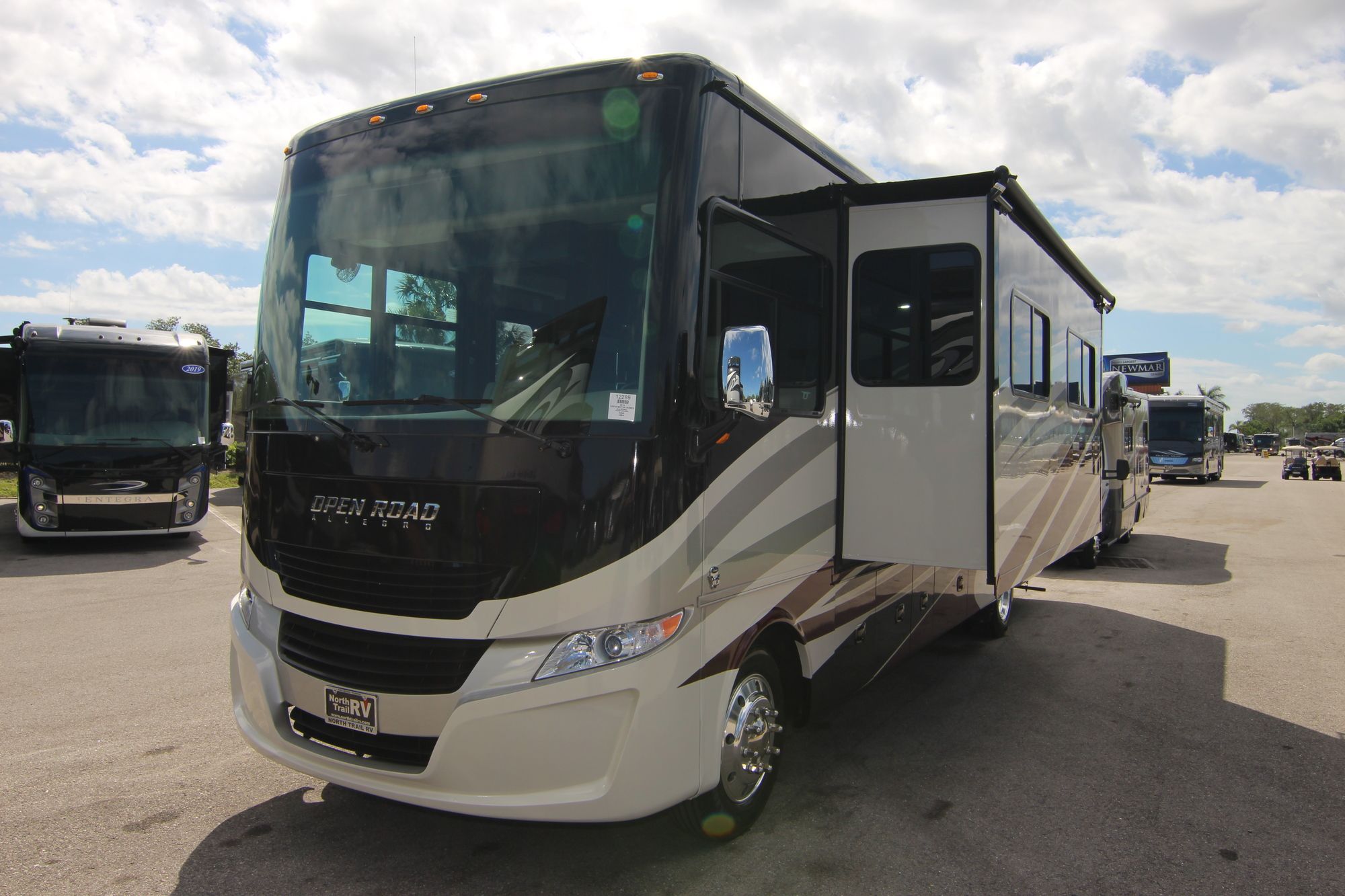 New 2019 Tiffin Motor Homes Allegro 32SA Class A  For Sale