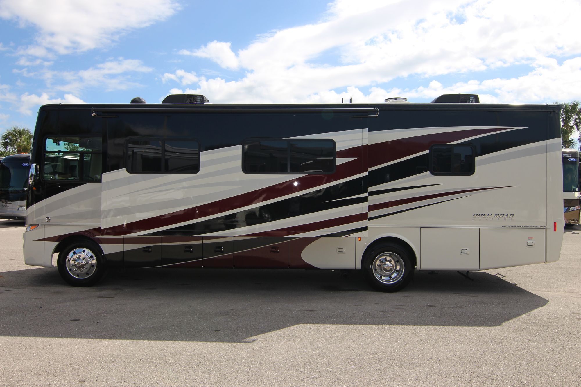 New 2019 Tiffin Motor Homes Allegro 32SA Class A  For Sale