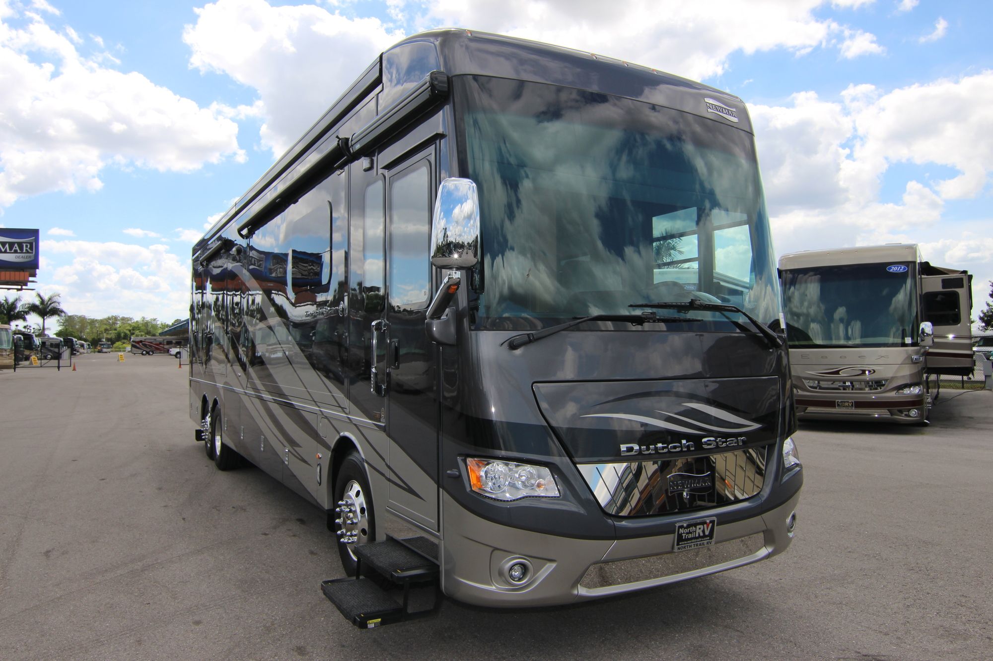 Used 2018 Newmar Dutch Star 4018 Class A  For Sale