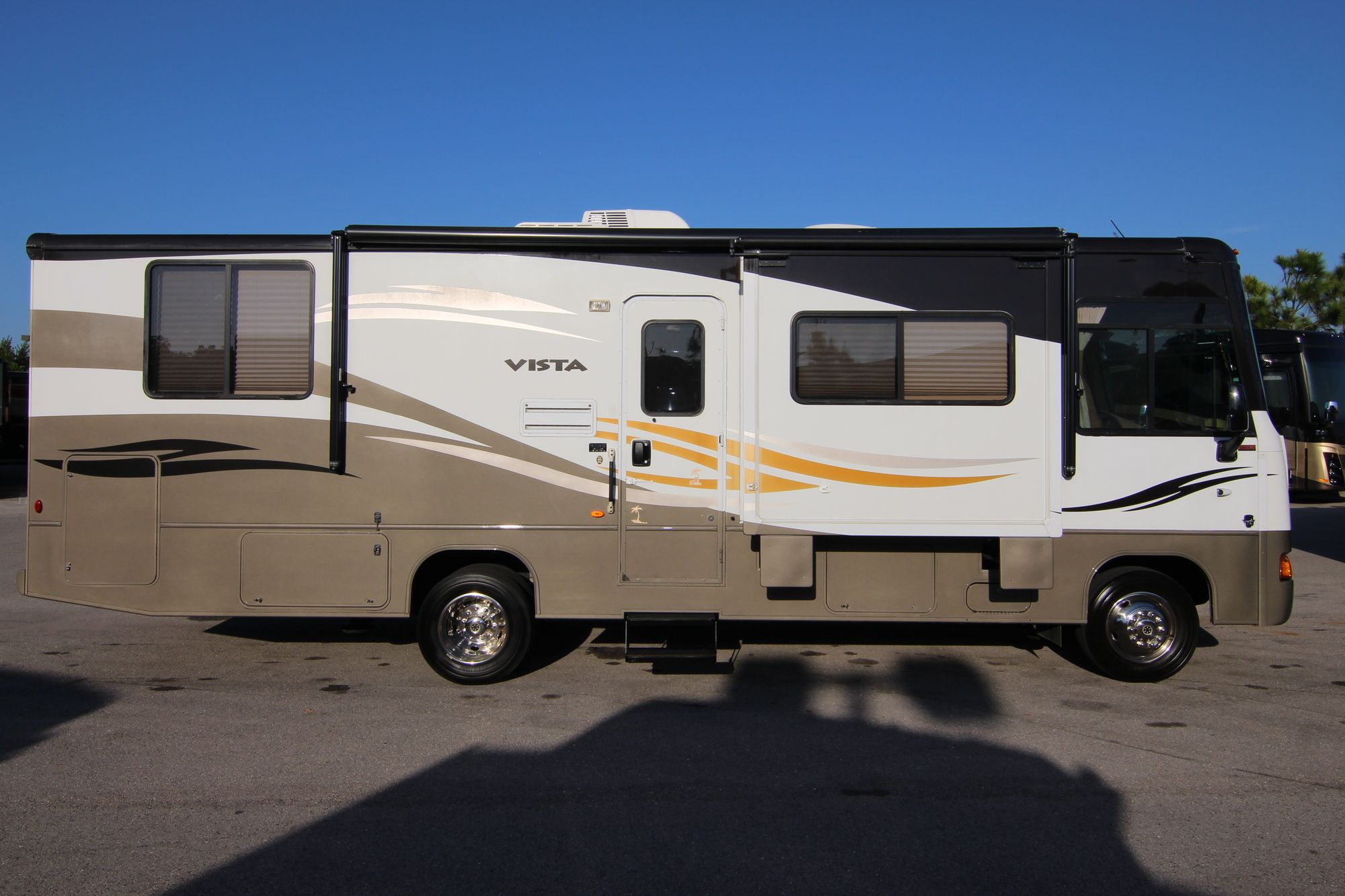 Used 2010 Winnebago Vista 30W Class A  For Sale