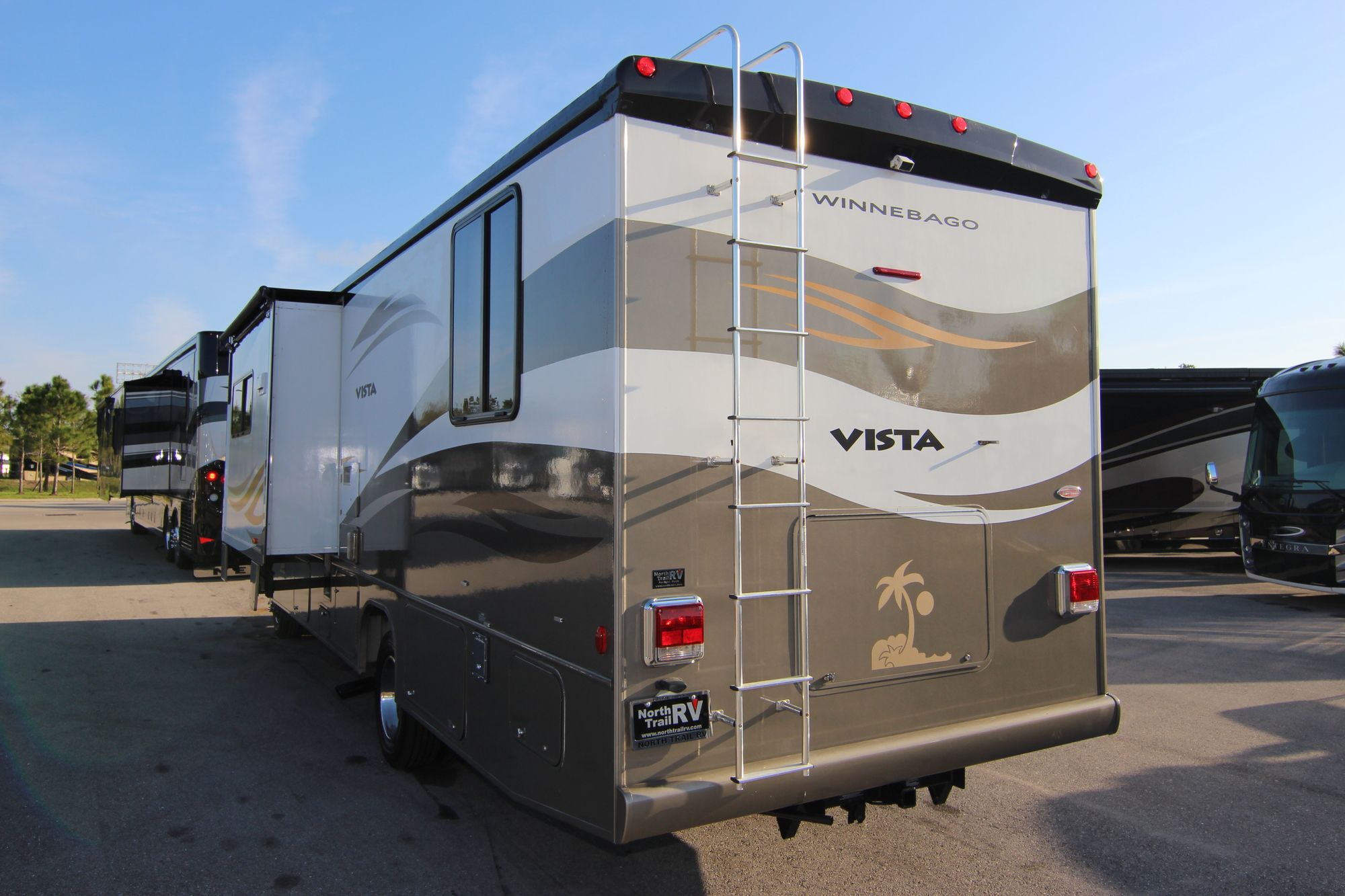 Used 2010 Winnebago Vista 30W Class A  For Sale