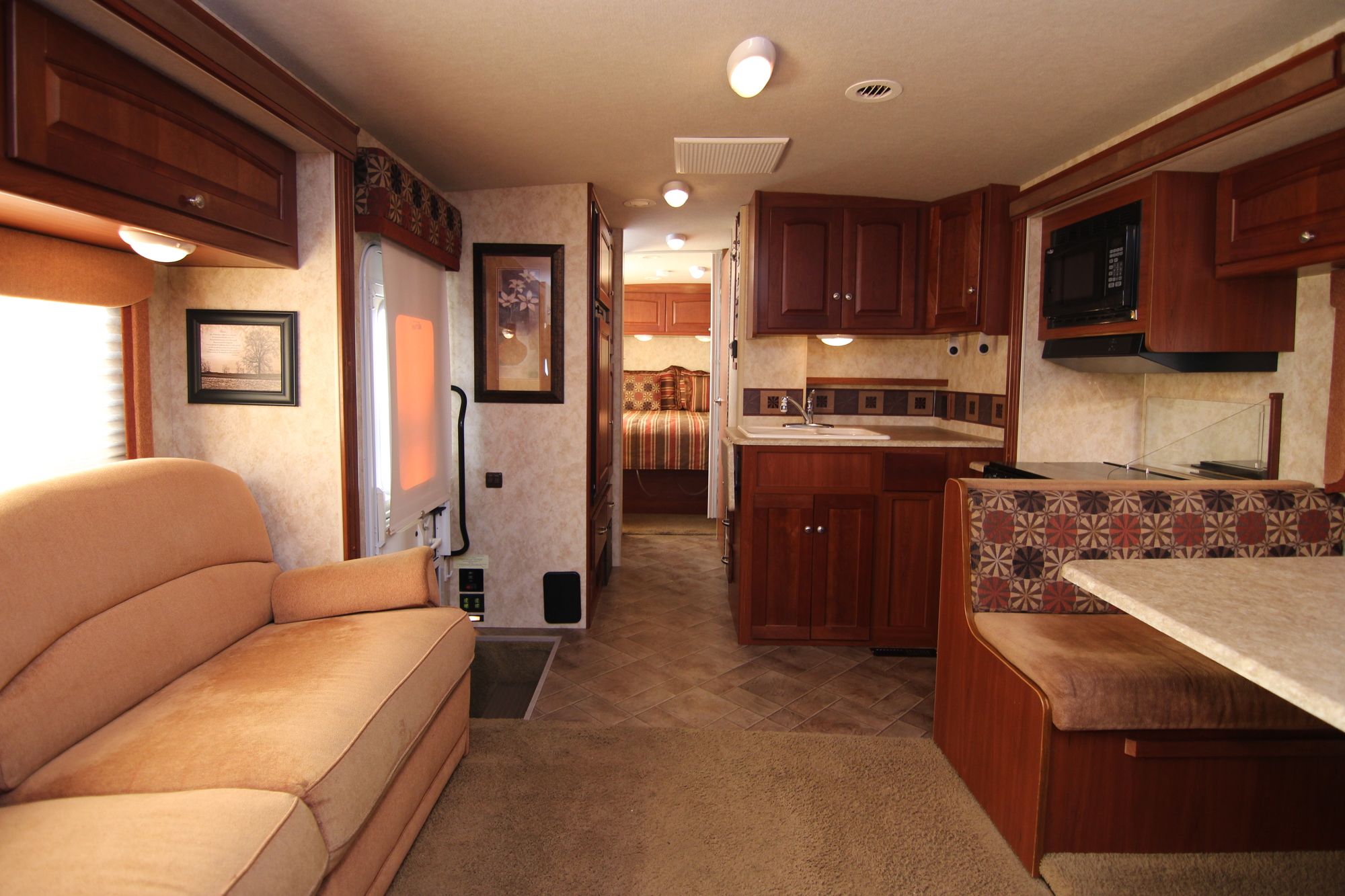 Used 2010 Winnebago Vista 30W Class A  For Sale