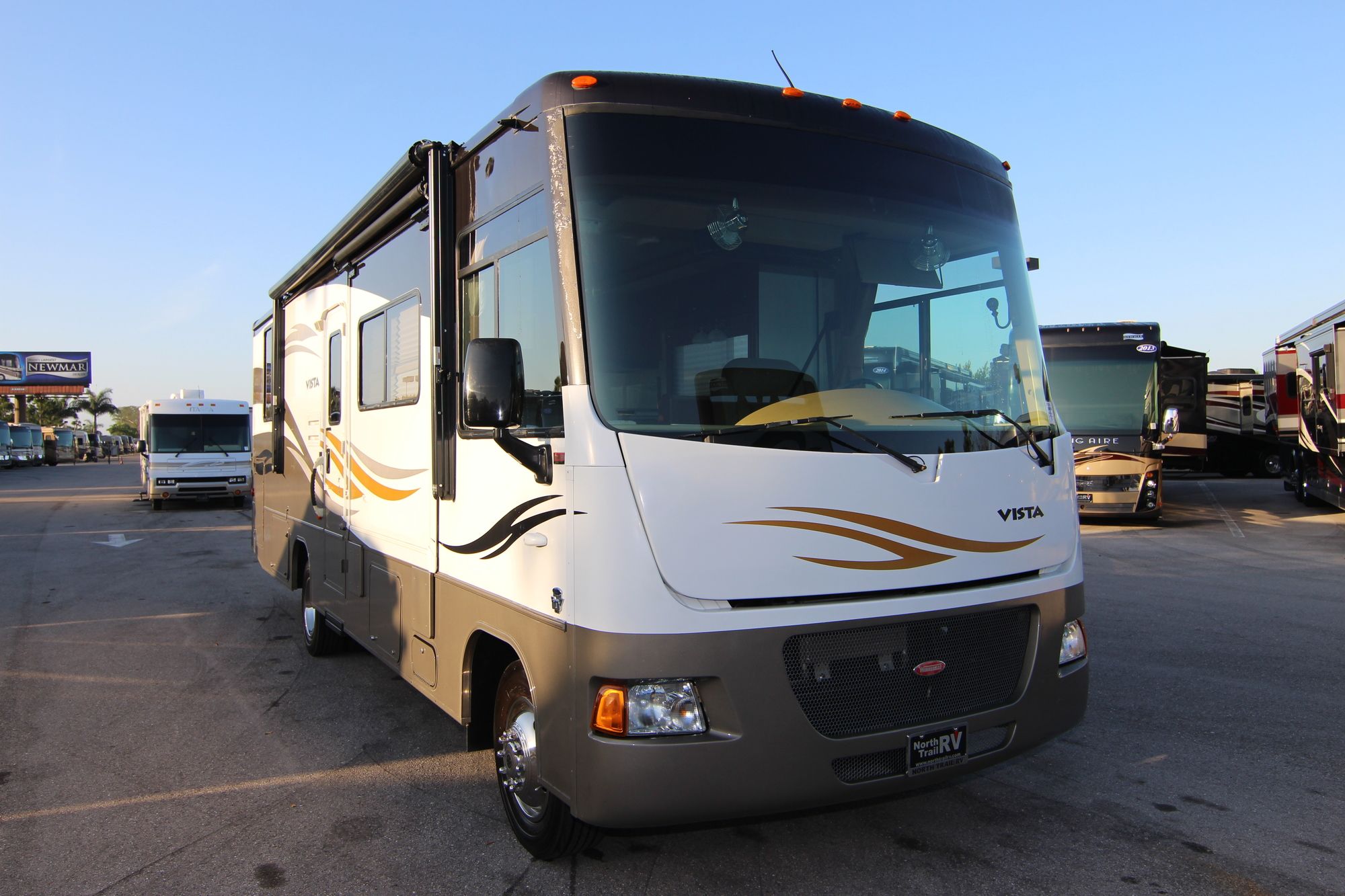 Used 2010 Winnebago Vista 30W Class A  For Sale