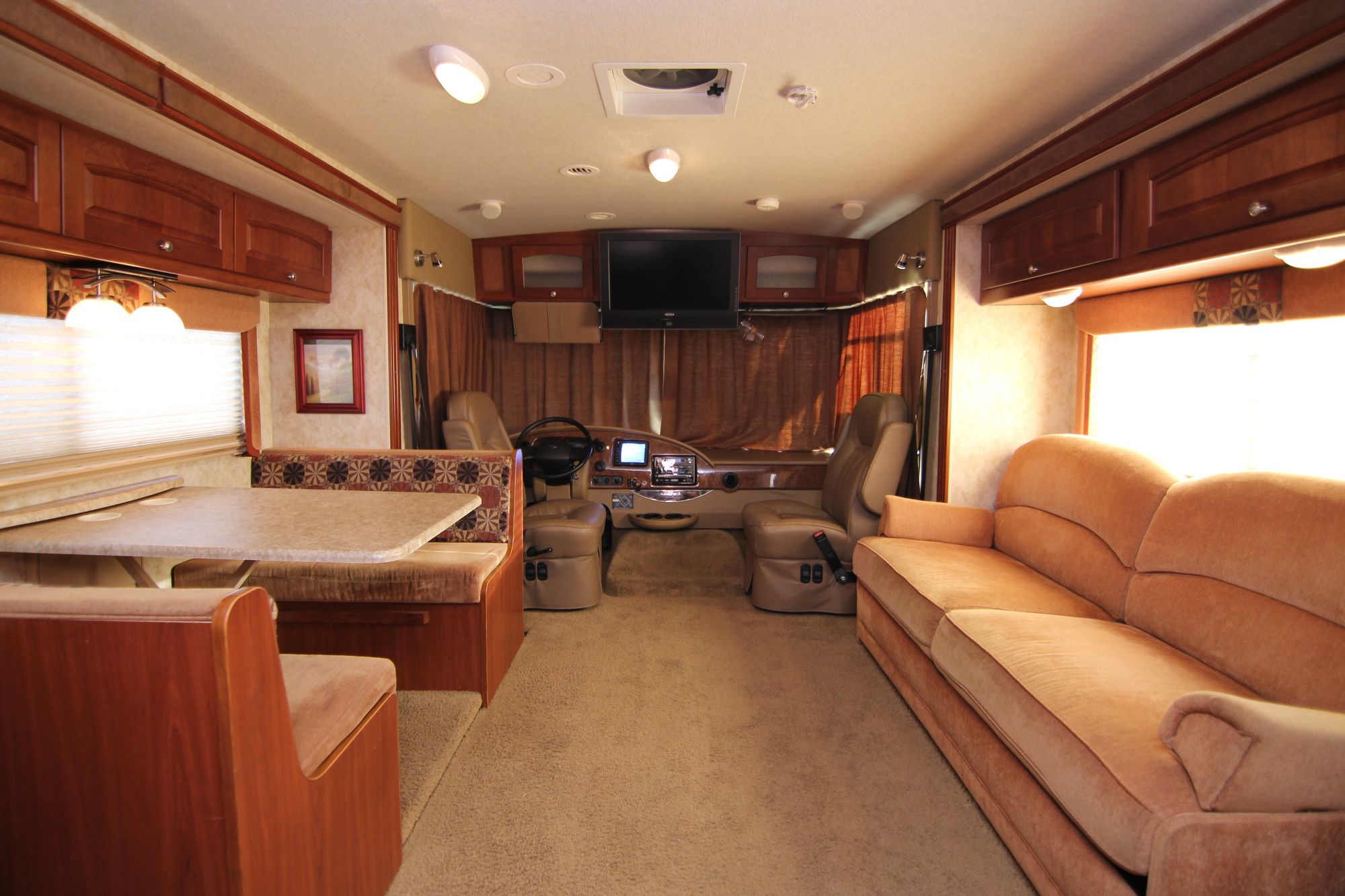 Used 2010 Winnebago Vista 30W Class A  For Sale