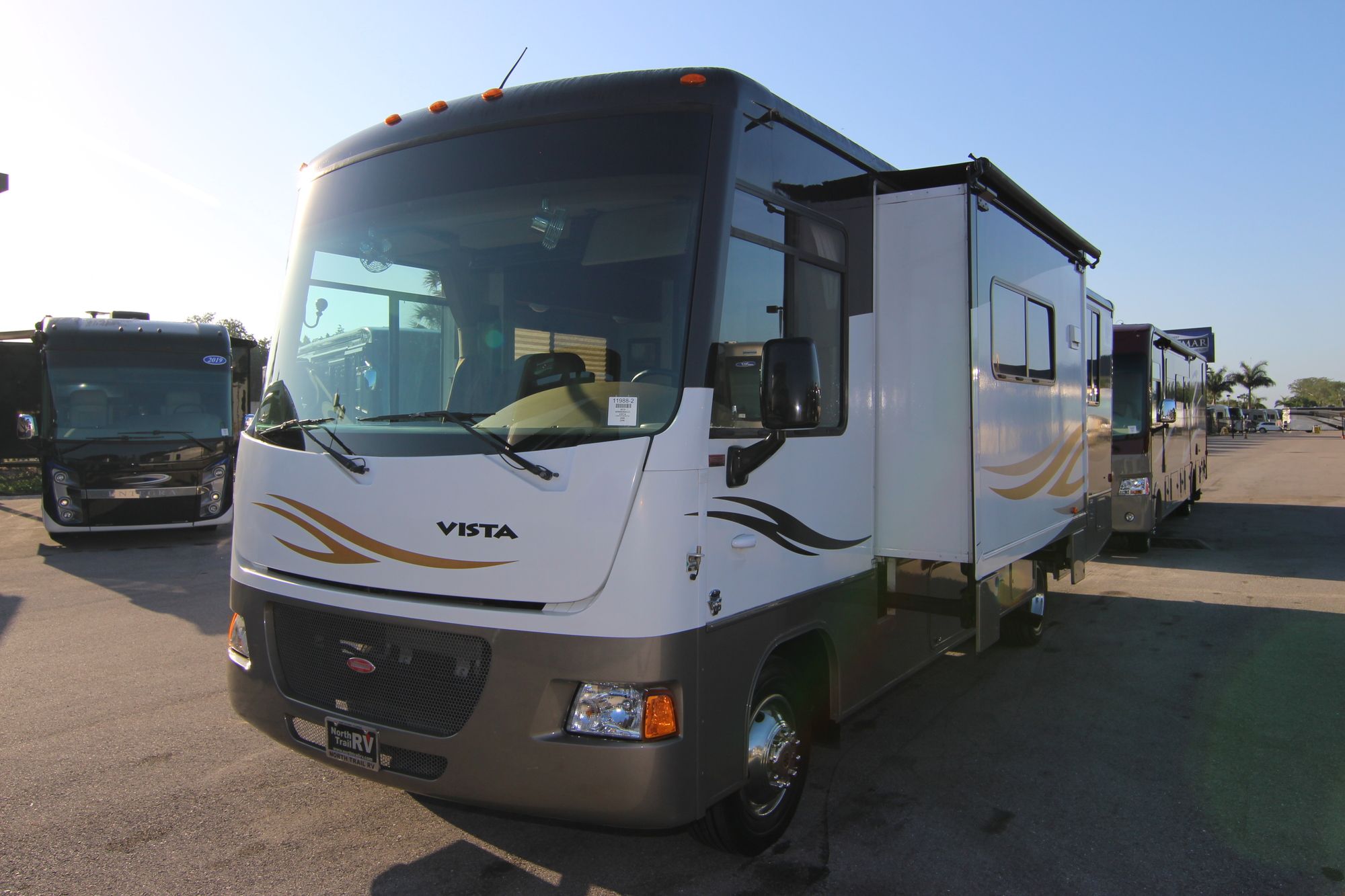 Used 2010 Winnebago Vista 30W Class A  For Sale