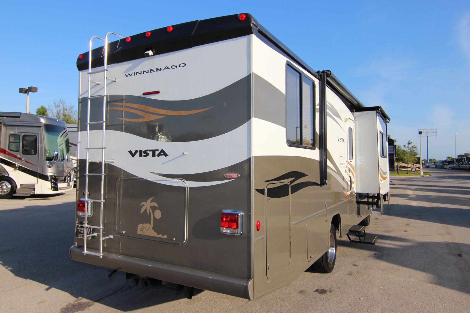 Used 2010 Winnebago Vista 30W Class A  For Sale