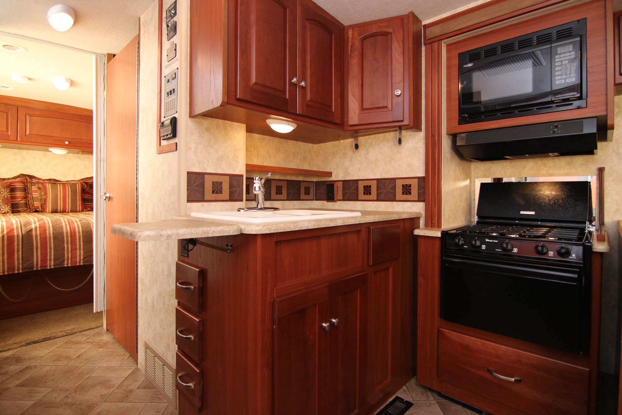Used 2010 Winnebago Vista 30W Class A  For Sale